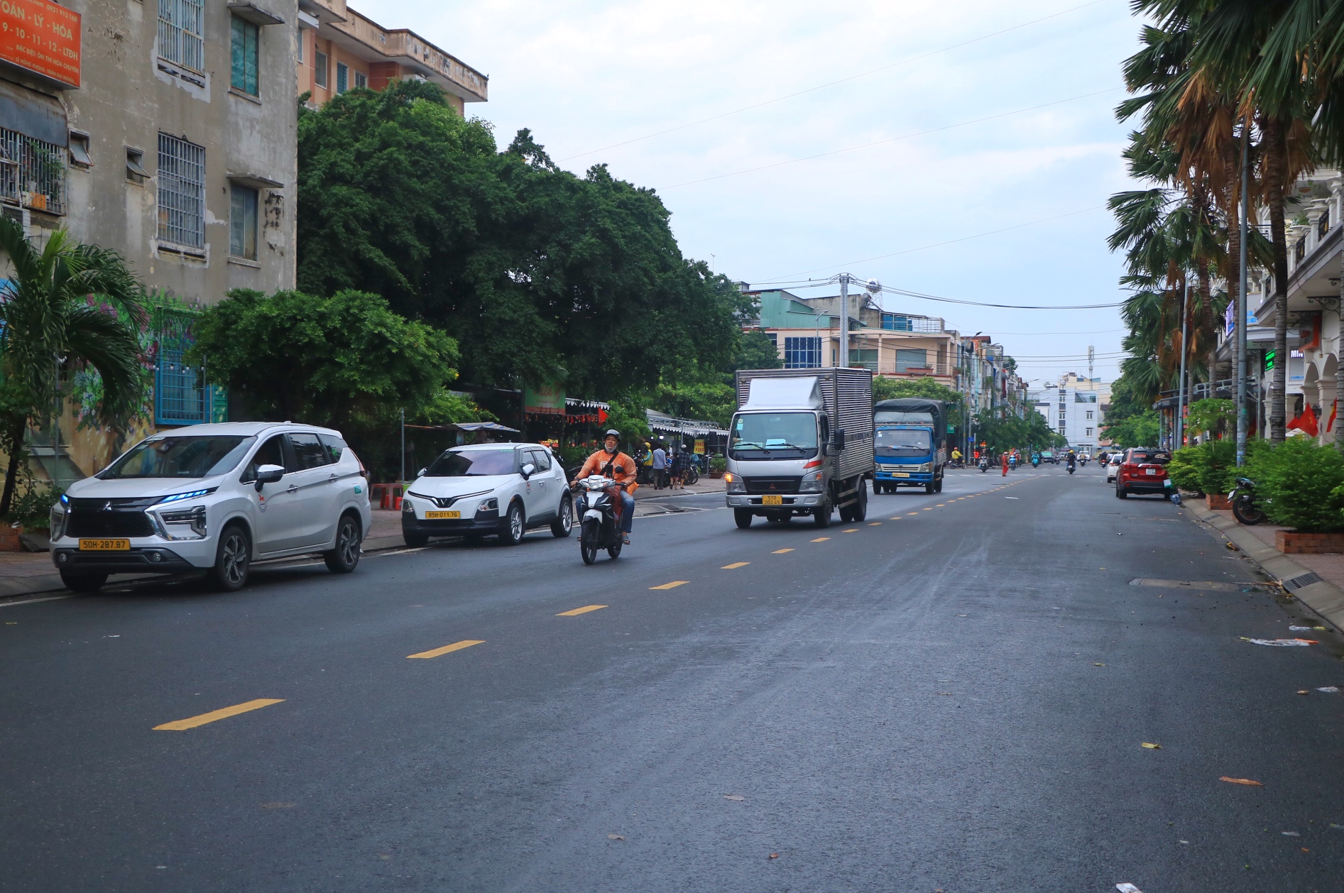 Rốn ngập ở TP.HCM 'thay da đổi thịt': Người dân 'quá vui' vì thoát cảnh lội nước - Ảnh 24.