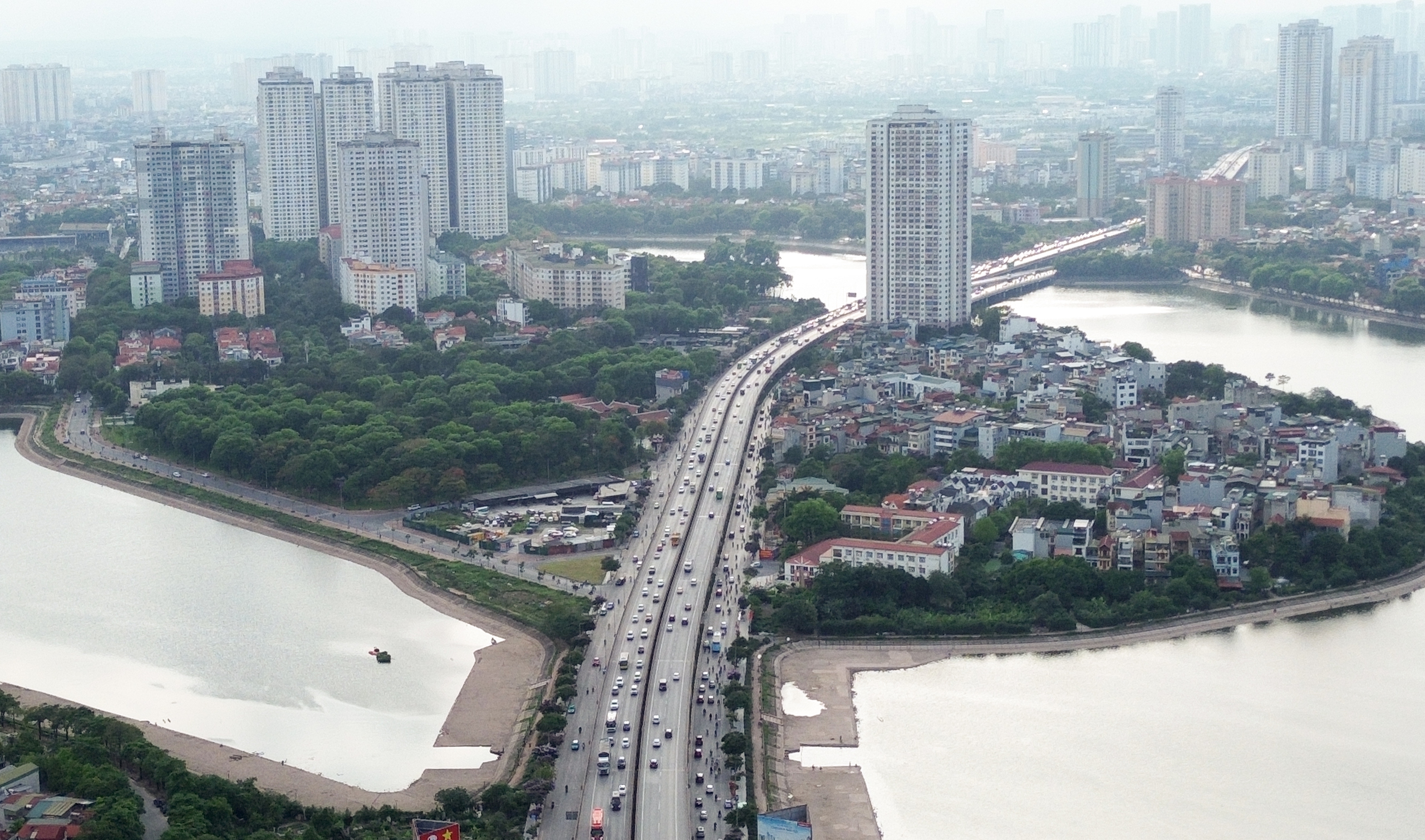 CSGT ph&acirc;n l&agrave;n c&aacute;ch 40 km, cửa ng&otilde; H&agrave; Nội dễ thở ng&agrave;y cuối nghỉ lễ - Ảnh 10.