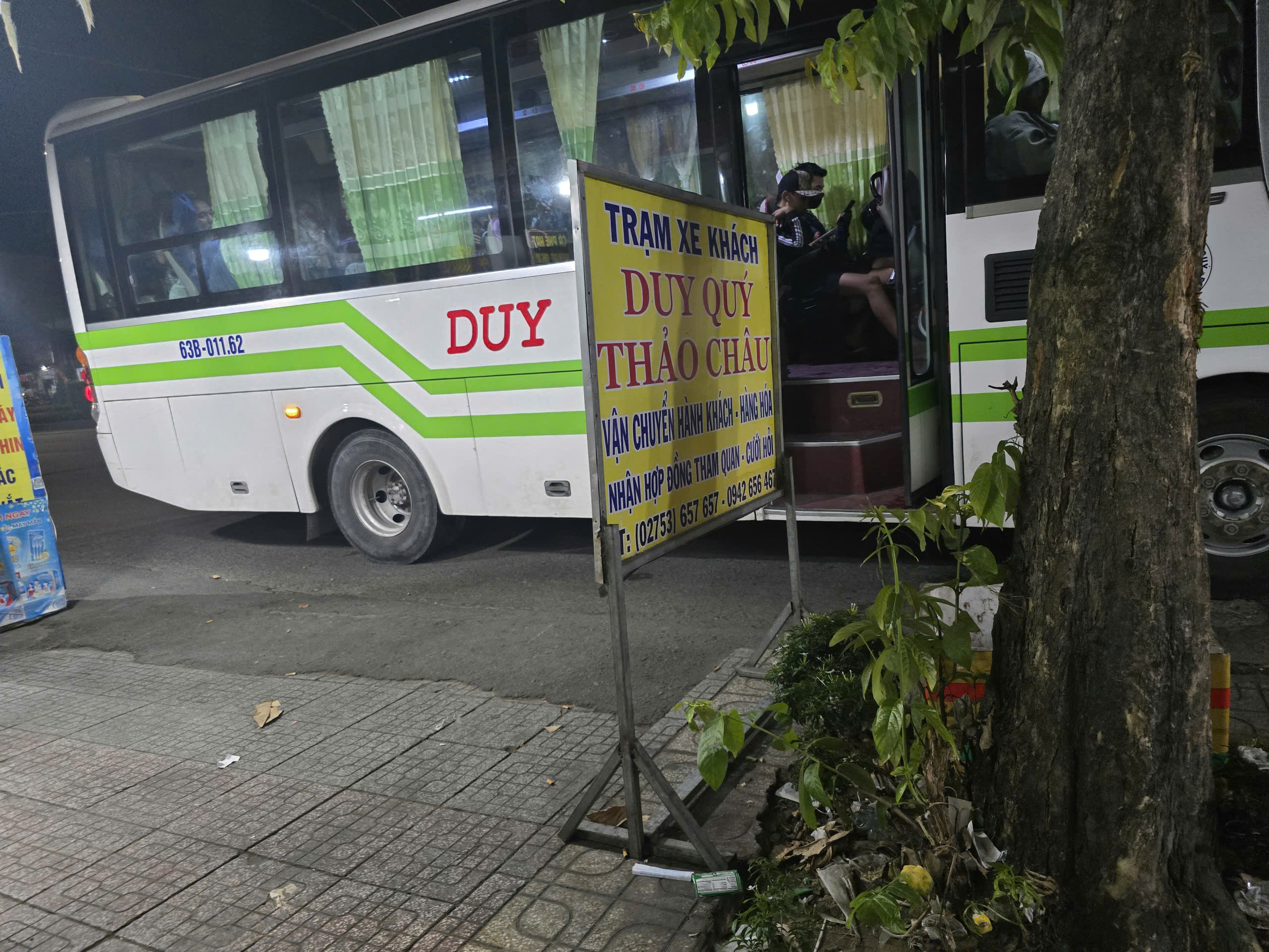 Xe "dù" Duy Quý lại quần thảo tại Vĩnh Long: Thách thức kỷ cương hành chính? - Ảnh 4.