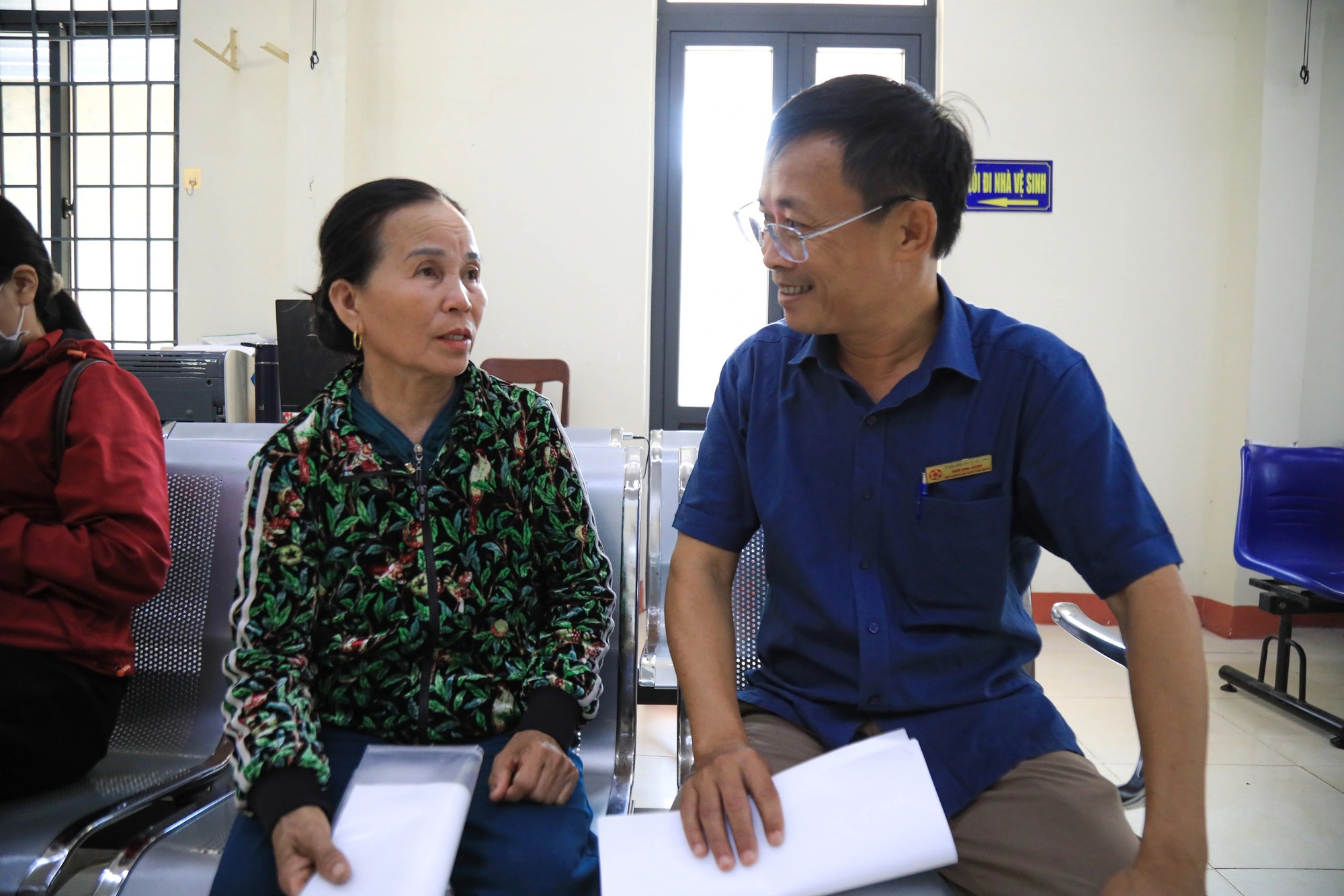 Thủ tục gọn, d&acirc;n lợi: Gần d&acirc;n, nhanh việc- Ảnh 1.