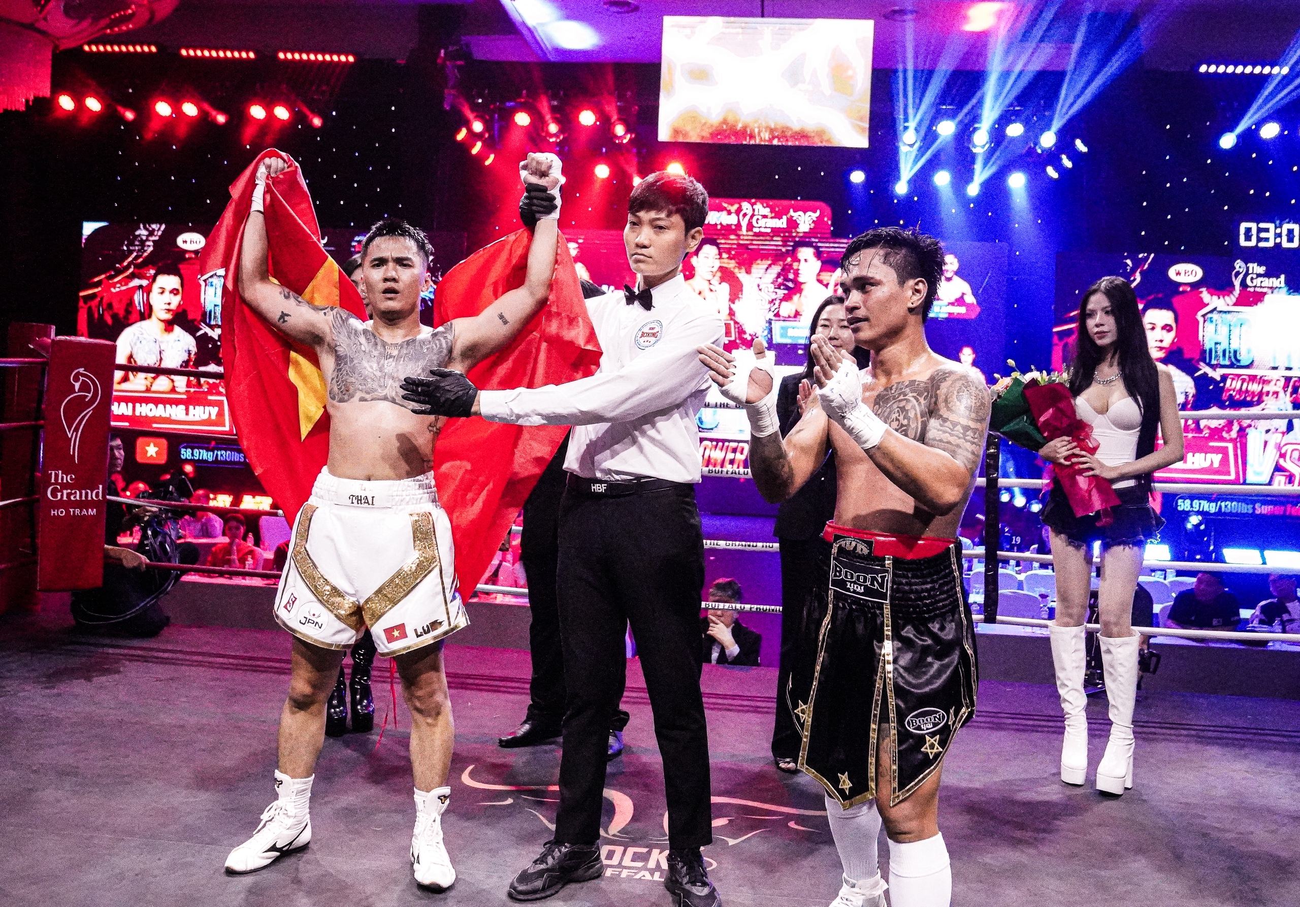 Un boxeador vietnamita conecta un gancho de izquierda letal y gana por ...