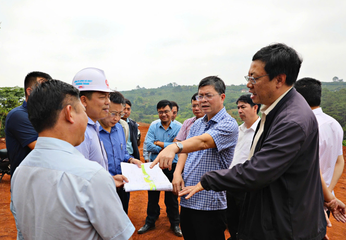 Cao tốc qua Lâm Đồng: Giải phóng mặt bằng chậm, nhiều điểm nghẽn vẫn kéo dài - Ảnh 6.