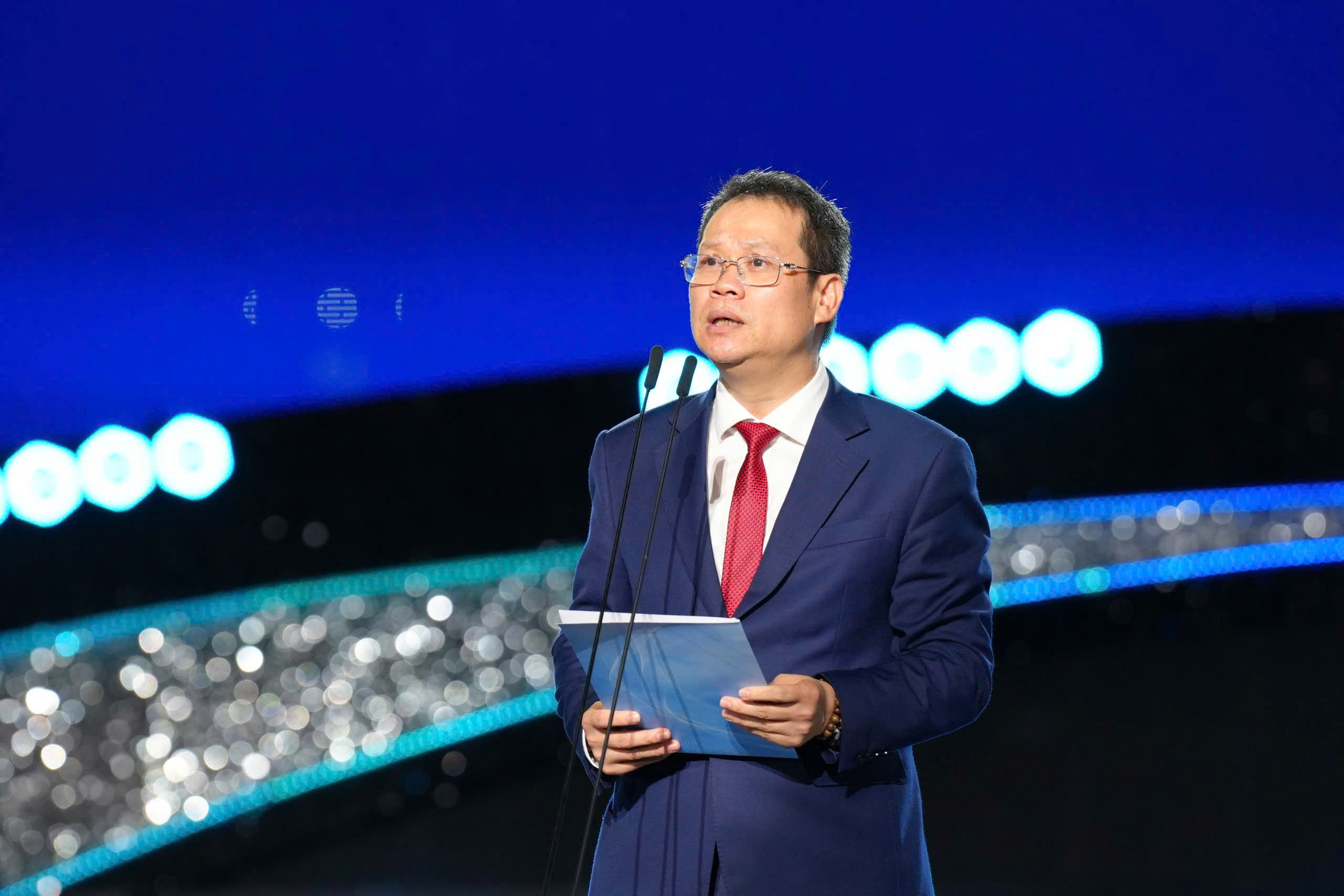 Khai mạc DIFF 2026: Đội chủ nhà thăng hoa, Trung Quốc tung màn pháo hoa đỉnh cao- Ảnh 1. Khai mạc DIFF 2026: Đội chủ nhà thăng hoa, Trung Quốc tung màn pháo hoa đỉnh cao- Ảnh 1.