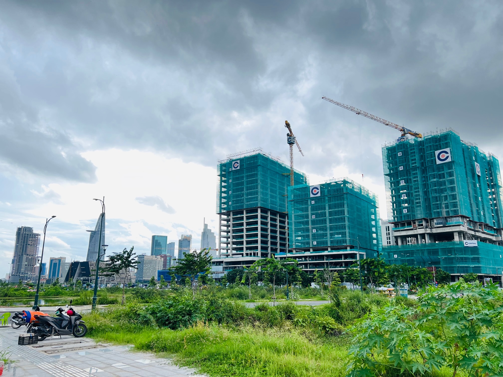Dự án 'chết' nhưng bán không được, mua không xong- Ảnh 2. Dự án 'chết' nhưng bán không được, mua không xong- Ảnh 2.