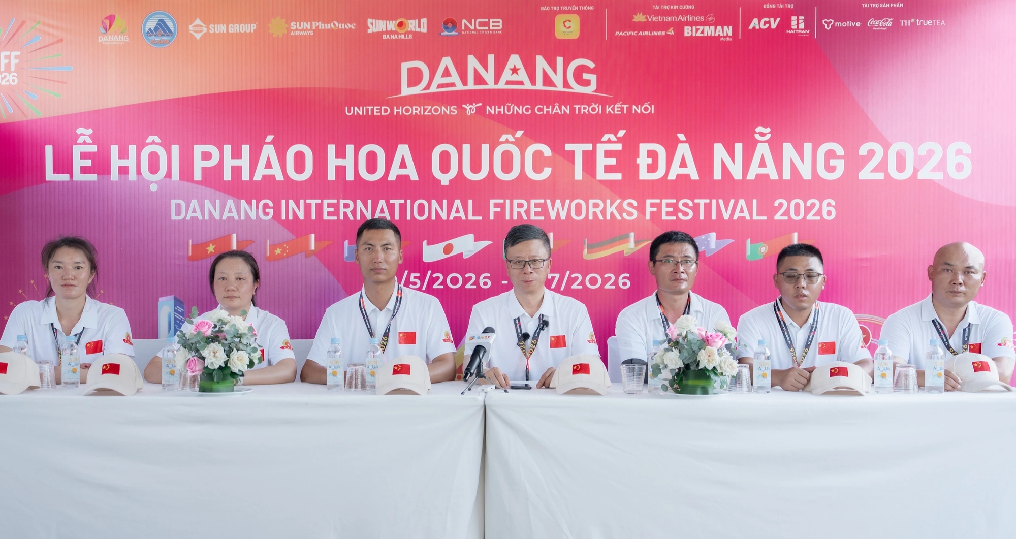Lễ hội pháo hoa Đà Nẵng: Hàng nghìn quả pháo hoa sẵn sàng thắp sáng sông Hàn- Ảnh 10. Lễ hội pháo hoa Đà Nẵng: Hàng nghìn quả pháo hoa sẵn sàng thắp sáng sông Hàn- Ảnh 10.