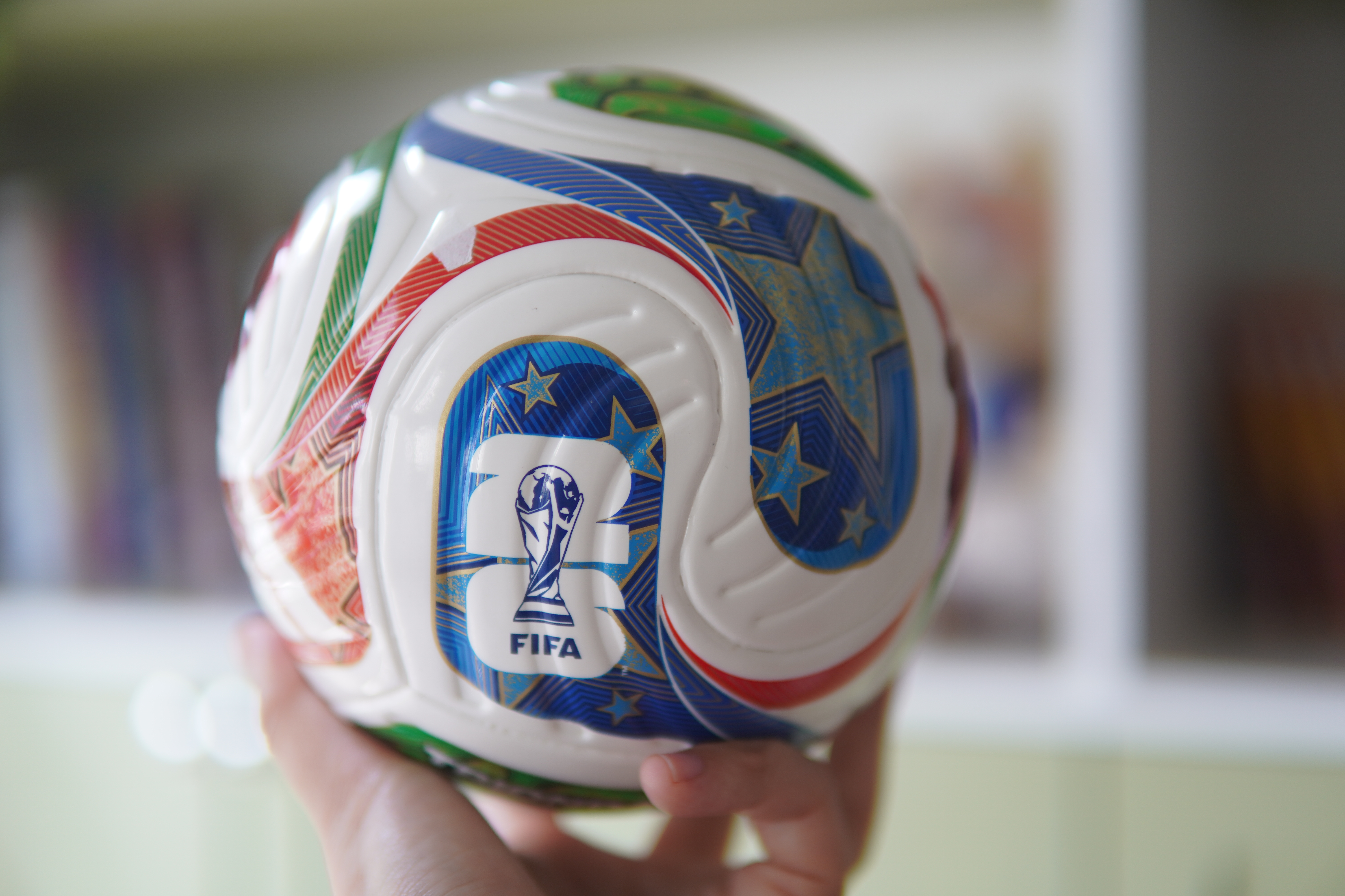Những điều thú vị về trái bóng World Cup 2026: Không chỉ để đá, còn là ‘trợ lý’ của trọng tài - Ảnh 1. Những điều thú vị về trái bóng World Cup 2026: Không chỉ để đá, còn là ‘trợ lý’ của trọng tài - Ảnh 1.
