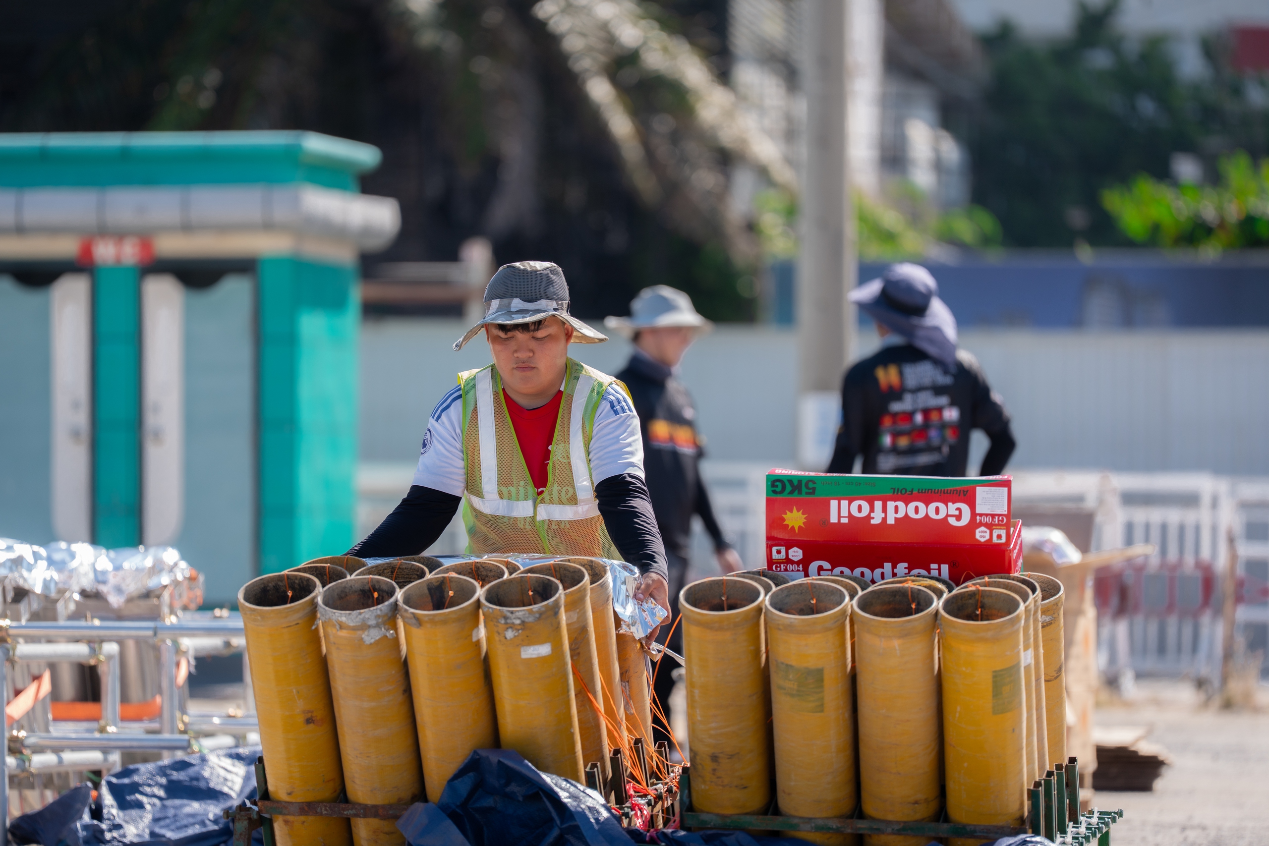 Lễ hội pháo hoa Đà Nẵng: Hàng nghìn quả pháo hoa sẵn sàng thắp sáng sông Hàn- Ảnh 4. Lễ hội pháo hoa Đà Nẵng: Hàng nghìn quả pháo hoa sẵn sàng thắp sáng sông Hàn- Ảnh 4.