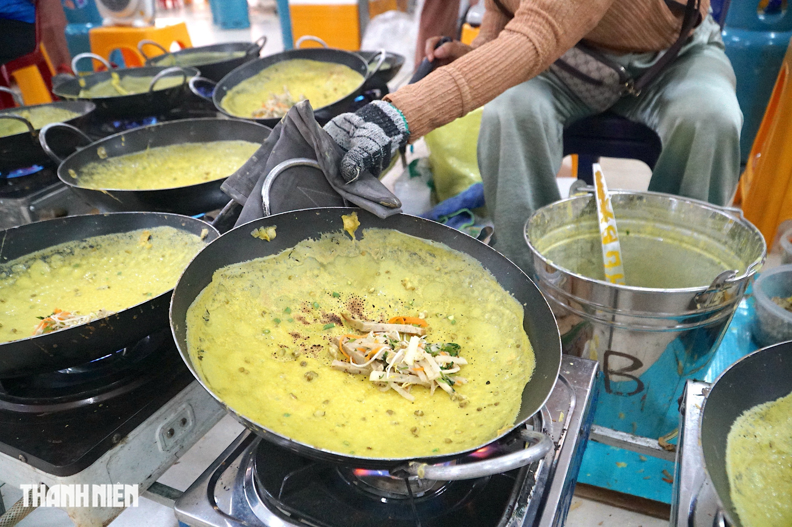 &lsquo;Đại tiệc&rsquo; 20.000 chiếc b&aacute;nh x&egrave;o chay miễn ph&iacute; tại ch&ugrave;a Hoằng Ph&aacute;p m&ugrave;a Phật đản - Ảnh 5.
