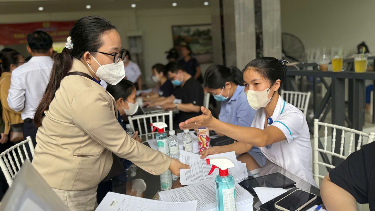 TP.HCM khởi động khám sức khỏe cho 1 triệu công nhân, người lao động- Ảnh 3. TP.HCM khởi động khám sức khỏe cho 1 triệu công nhân, người lao động- Ảnh 3.