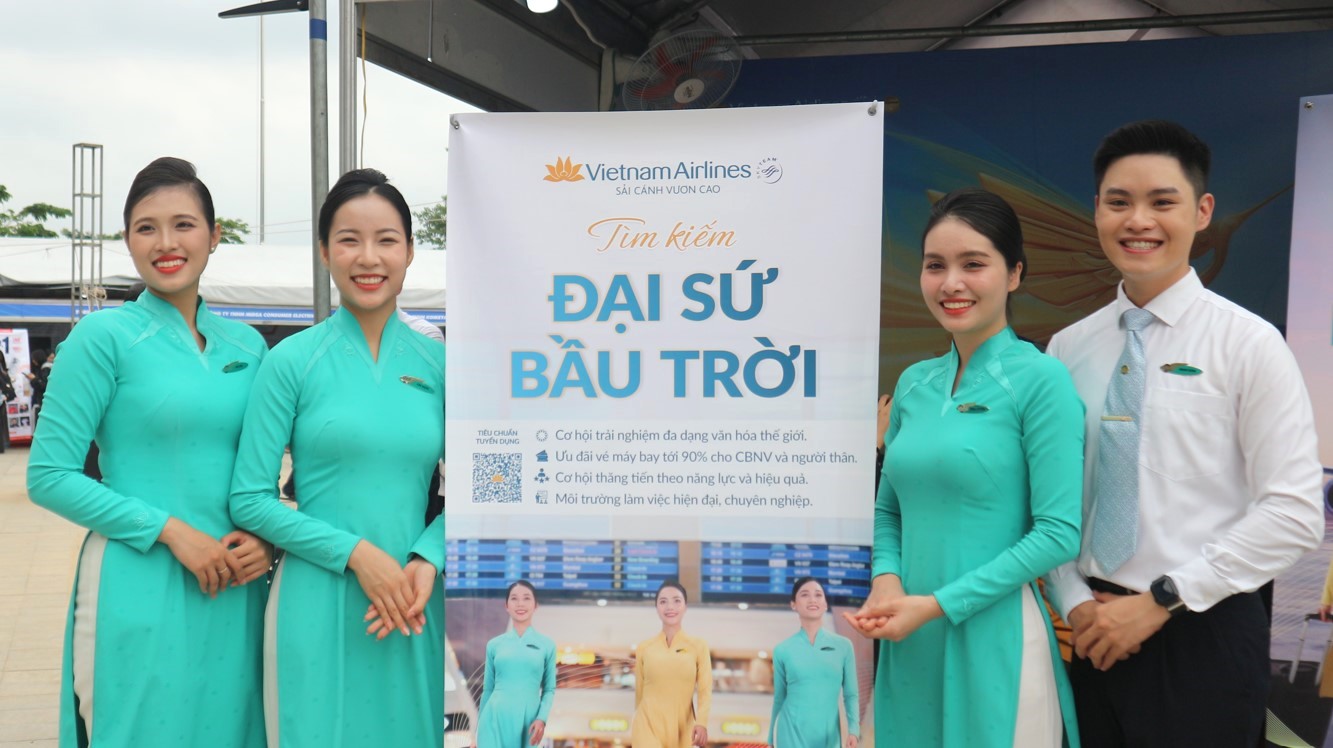Nhiều việc làm đang cần tuyển gấp, mức lương khởi điểm từ 10-18 triệu đồng/tháng - Ảnh 1. Nhiều việc làm đang cần tuyển gấp, mức lương khởi điểm từ 10-18 triệu đồng/tháng - Ảnh 1.
