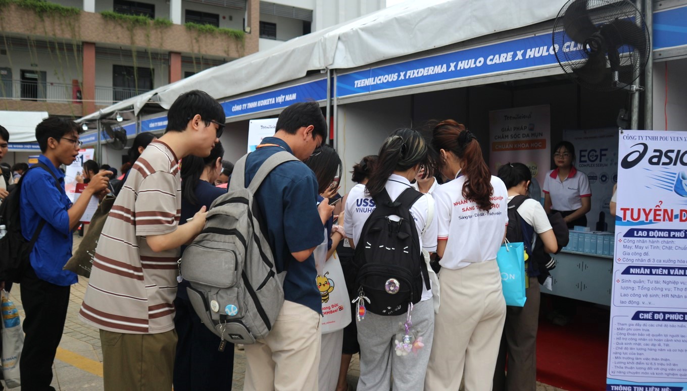 Nhiều việc làm đang cần tuyển gấp, mức lương khởi điểm từ 10-18 triệu đồng/tháng - Ảnh 2. Nhiều việc làm đang cần tuyển gấp, mức lương khởi điểm từ 10-18 triệu đồng/tháng - Ảnh 2.