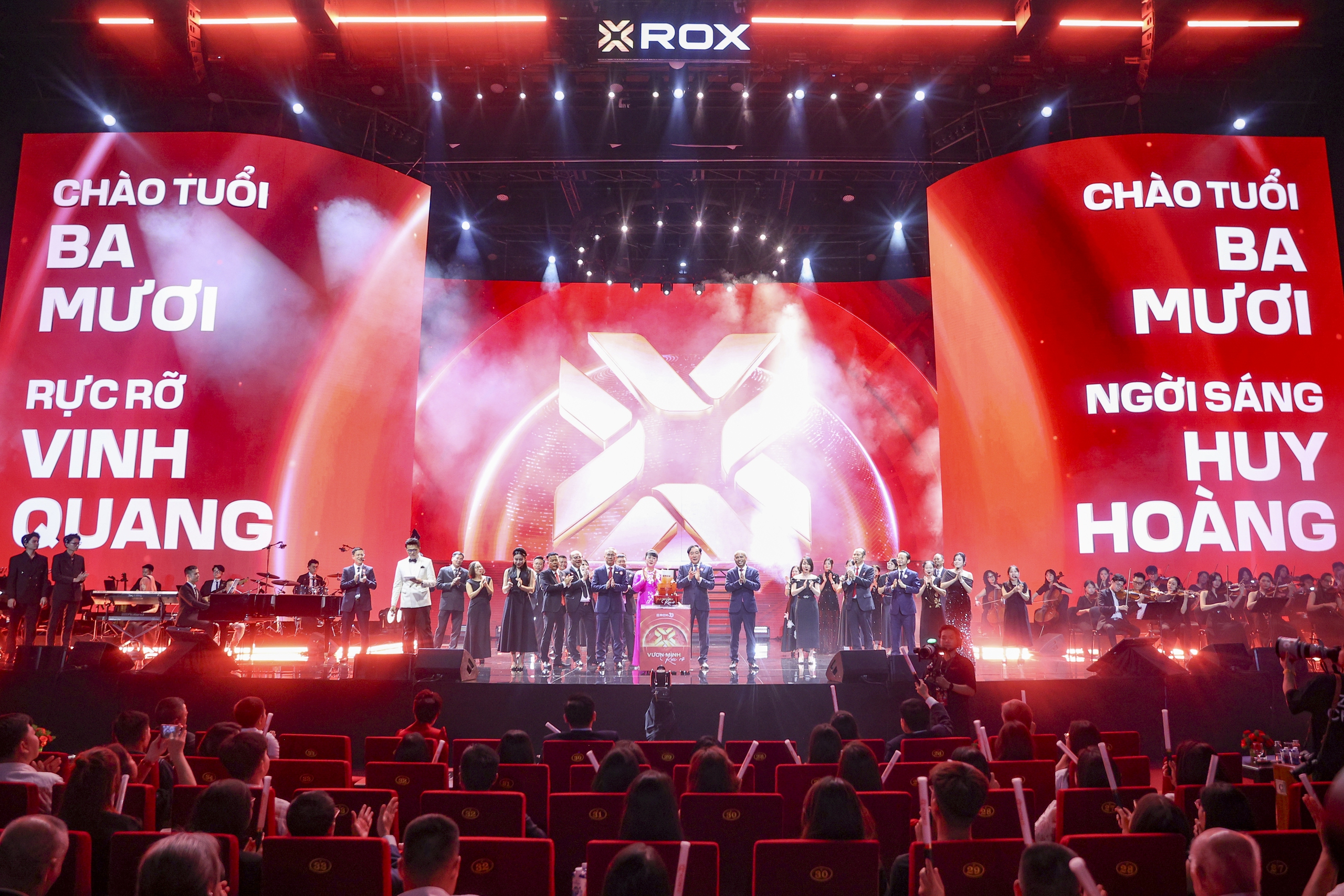 30 năm ROX Group và khát vọng 'Vươn mình rực rỡ'- Ảnh 3. 30 năm ROX Group và khát vọng 'Vươn mình rực rỡ'- Ảnh 3.