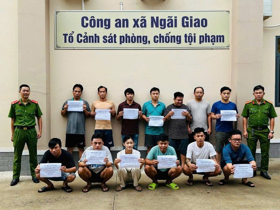 Công an TP.HCM triệt phá 2 đường dây mua bán ma túy ở xã Ngãi Giao - Ảnh 3.