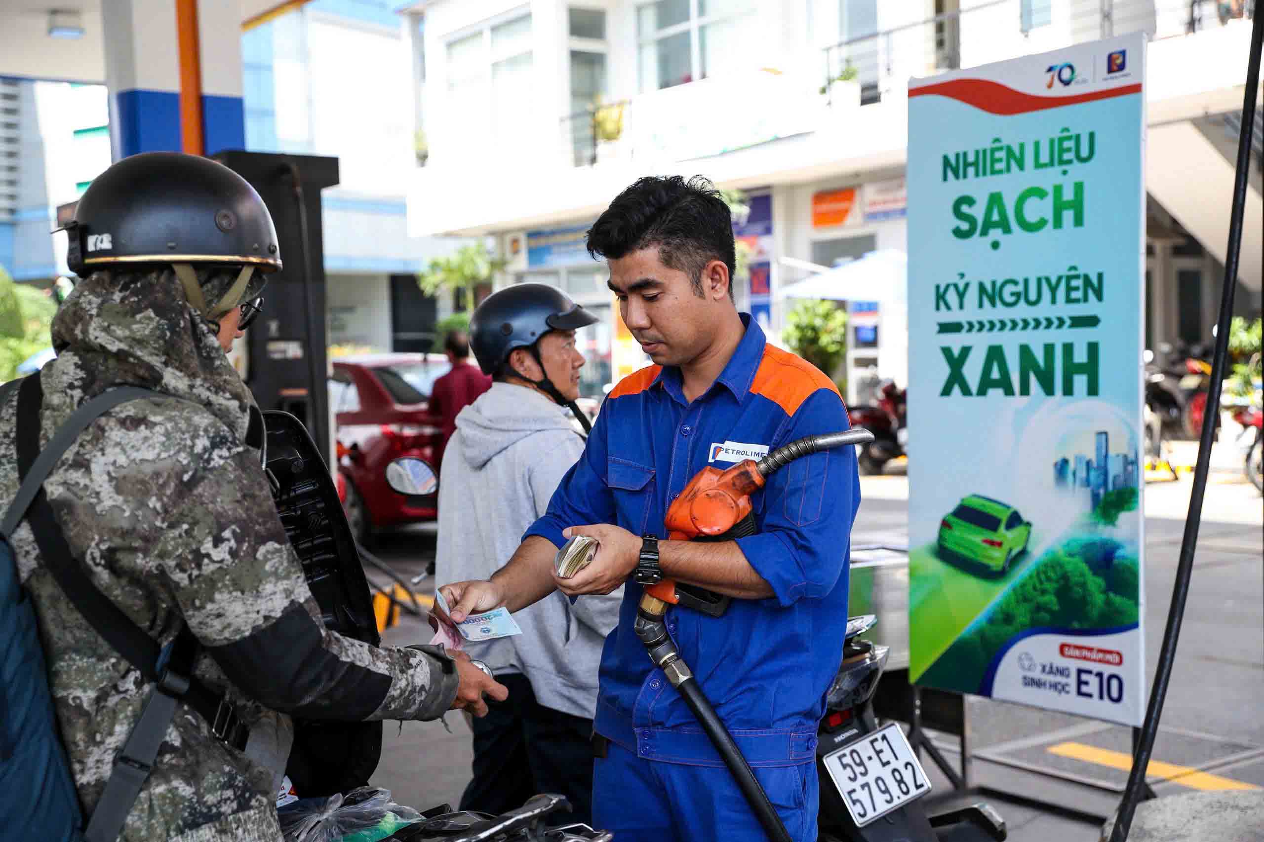 Việt Nam chính thức chuyển sang xăng sinh học- Ảnh 3. Việt Nam chính thức chuyển sang xăng sinh học- Ảnh 3.