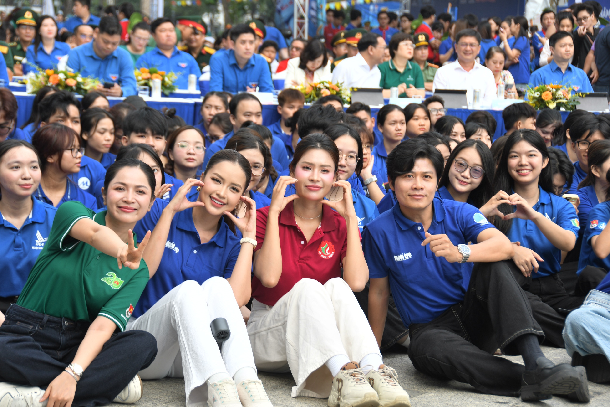Thanh ni&ecirc;n hiện nay kh&ocirc;ng chỉ x&acirc;y cầu, dựng nh&agrave; m&agrave; c&ograve;n l&agrave;m điều rất &yacute; nghĩa&hellip; - Ảnh 9.