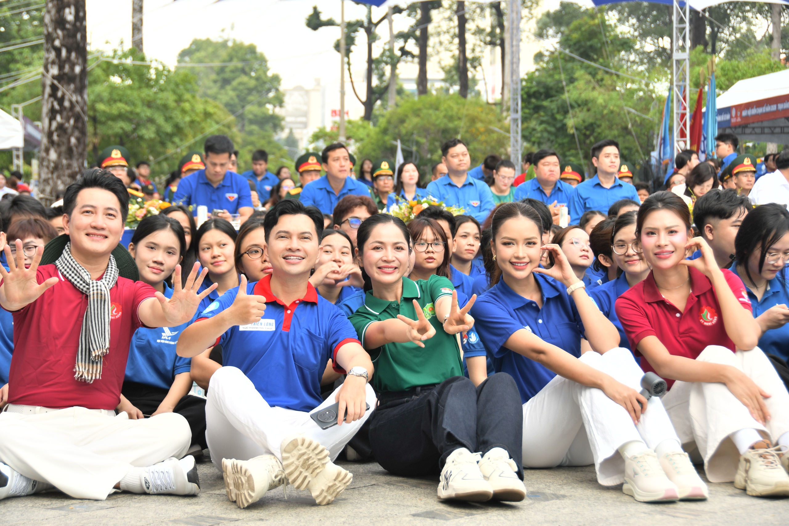 Thanh ni&ecirc;n hiện nay kh&ocirc;ng chỉ x&acirc;y cầu, dựng nh&agrave; m&agrave; c&ograve;n l&agrave;m điều rất &yacute; nghĩa&hellip; - Ảnh 8.