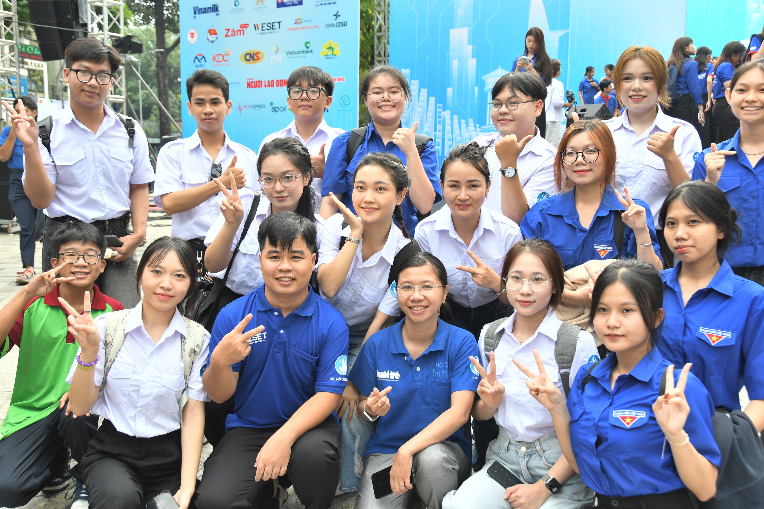Thanh ni&ecirc;n hiện nay kh&ocirc;ng chỉ x&acirc;y cầu, dựng nh&agrave; m&agrave; c&ograve;n l&agrave;m điều rất &yacute; nghĩa&hellip; - Ảnh 12.
