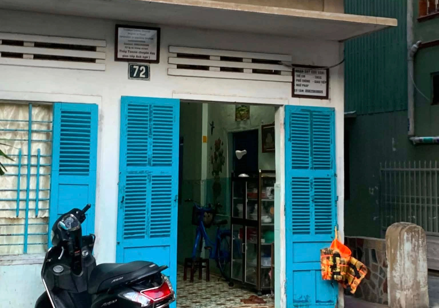 Vụ thầy giáo người Ấn Độ tát học sinh: Cháu bé mất thính lực một bên tai - Ảnh 1.