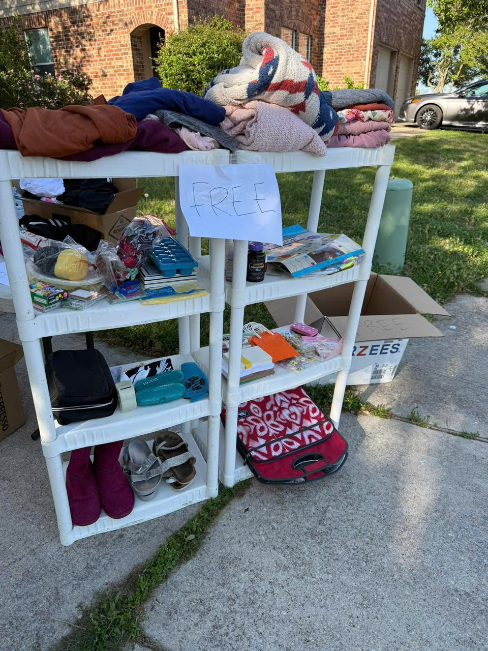 Người Việt ở Mỹ đi garage sale: nơi đồng xu 25 cent vẫn c&ograve;n gi&aacute; trị - Ảnh 5.