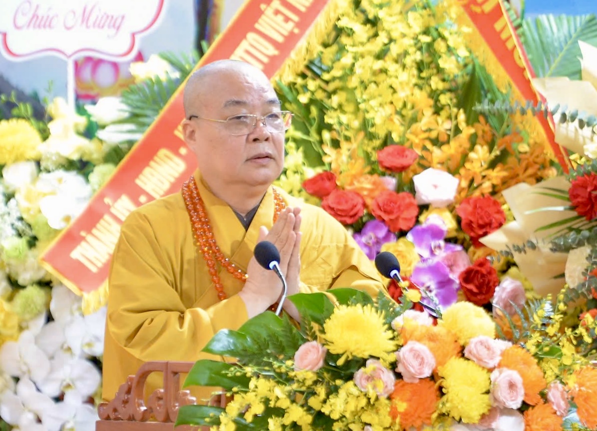 Trang nghi&ecirc;m đại lễ Phật đản tại ch&ugrave;a Qu&aacute;n Sứ- Ảnh 1.