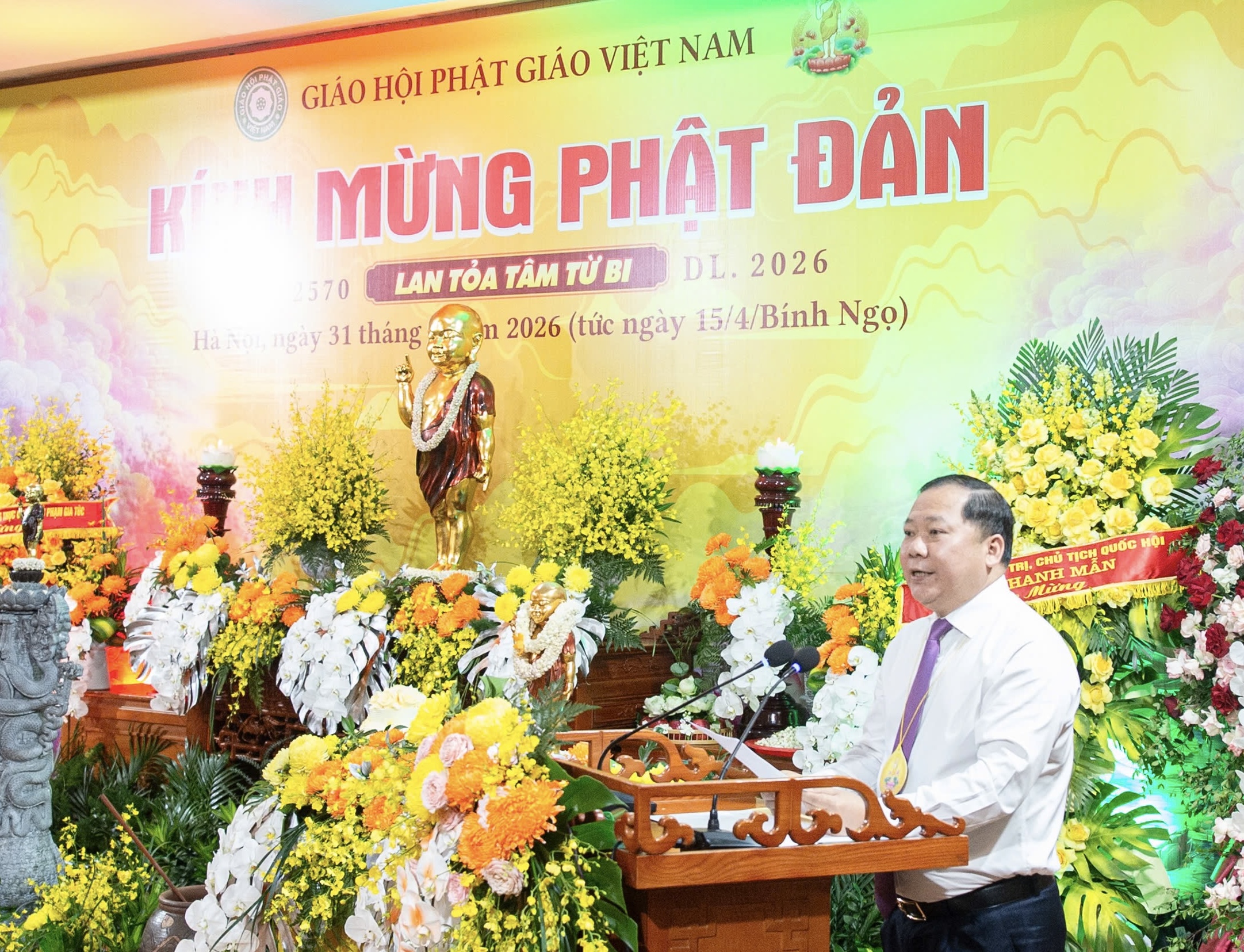 Trang nghi&ecirc;m đại lễ Phật đản tại ch&ugrave;a Qu&aacute;n Sứ- Ảnh 2.