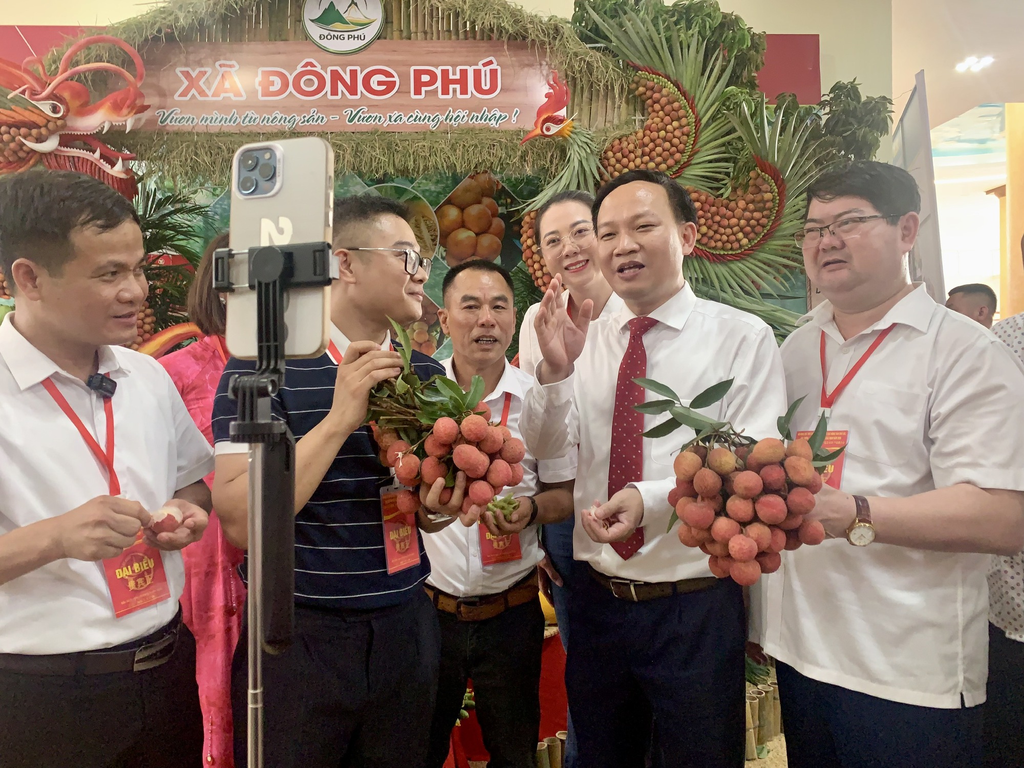 Giá vải 'nhảy múa', doanh nghiệp lo không đủ hàng xuất khẩu- Ảnh 1. Giá vải 'nhảy múa', doanh nghiệp lo không đủ hàng xuất khẩu- Ảnh 1.