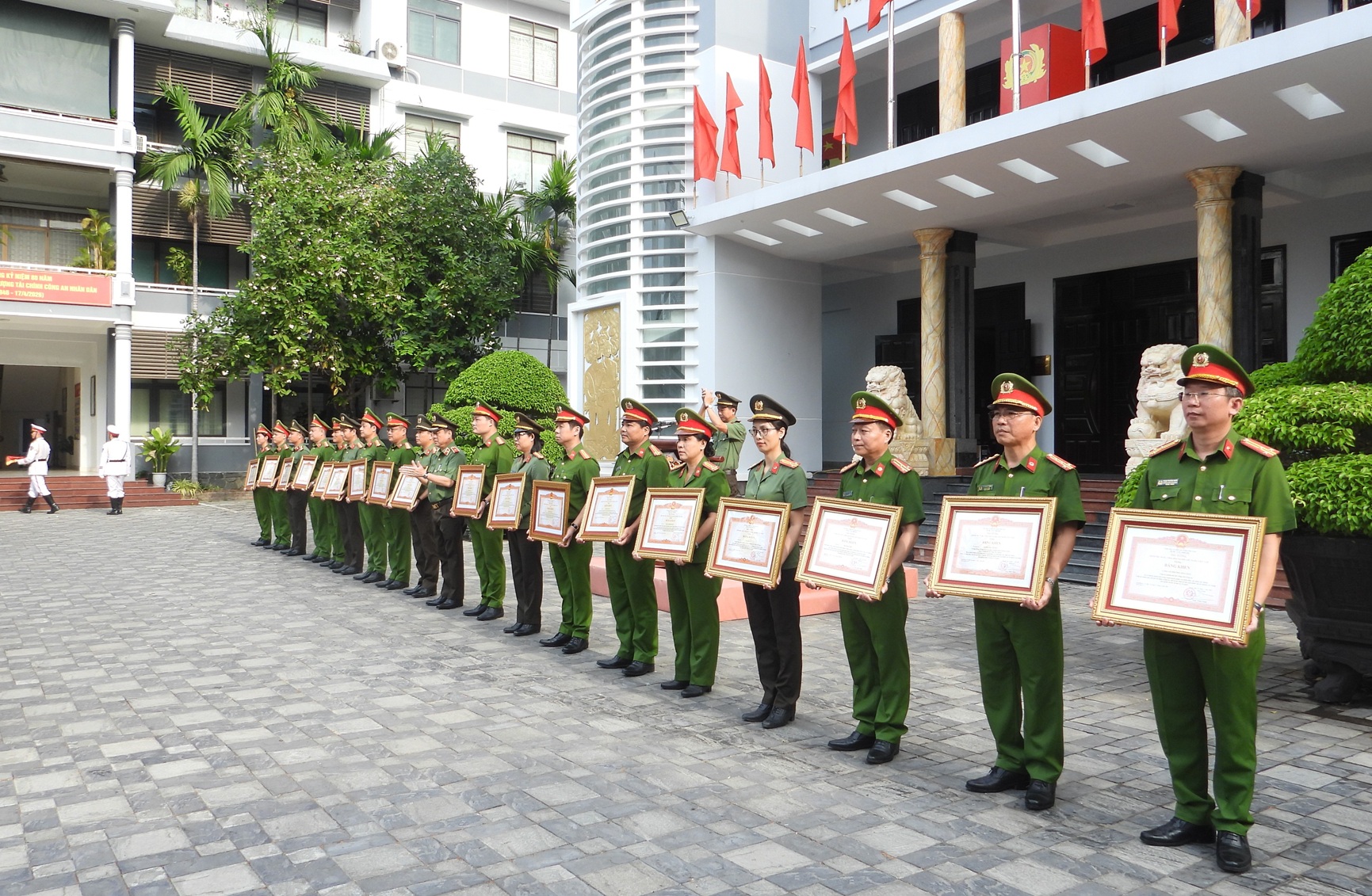 Thiếu tướng Nguyễn Hữu Hợp: Mạnh tay với tội phạm, giữ vững an ninh m&ugrave;a lễ hội- Ảnh 6.