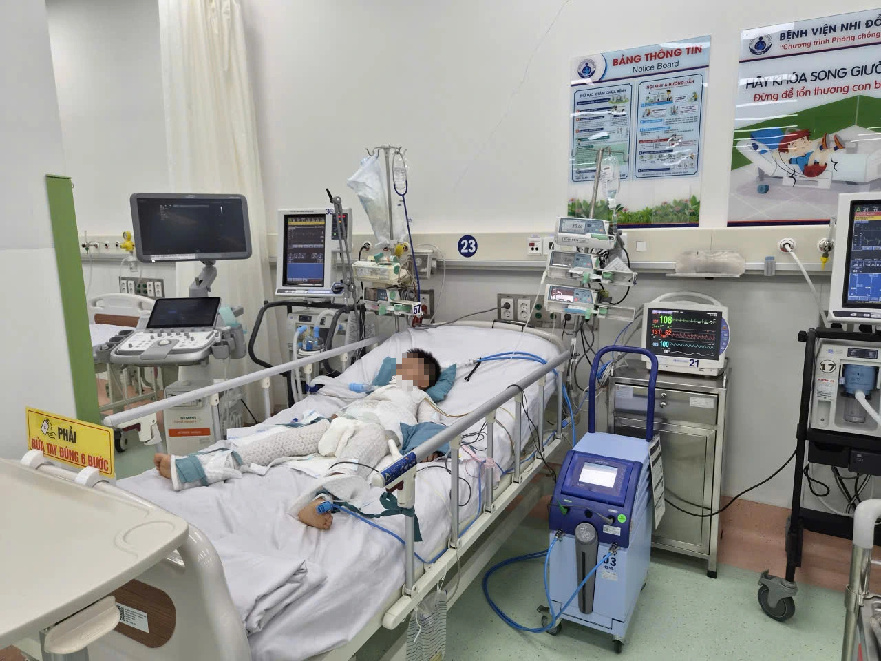 Bệnh viện Nhi đồng 1 TP.HCM tiếp nhận 3 trẻ em bị ngạt nước dịp nghỉ lễ - Ảnh 1.