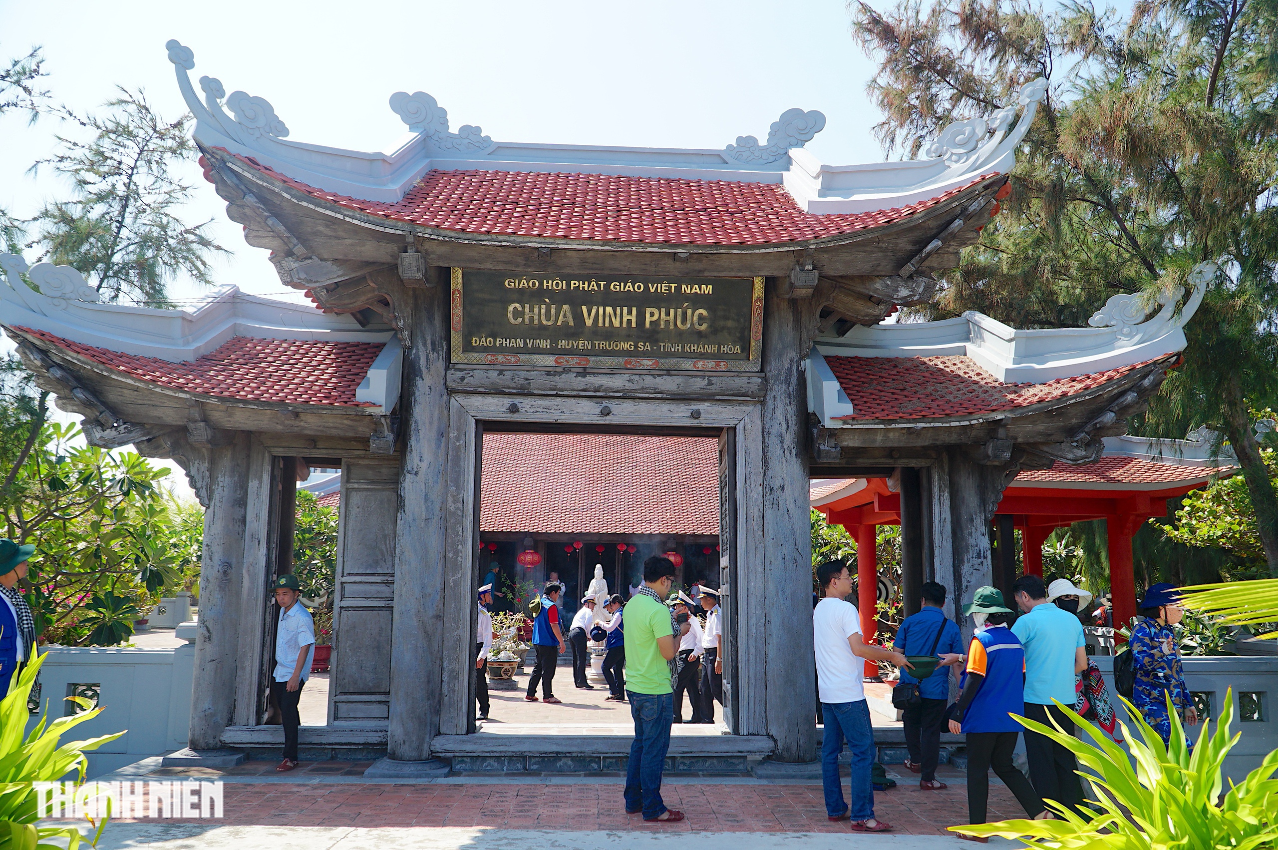 Những ng&ocirc;i ch&ugrave;a nhỏ cổ k&iacute;nh n&eacute;p m&igrave;nh giữa bốn bề biển cả Trường Sa - Ảnh 5.