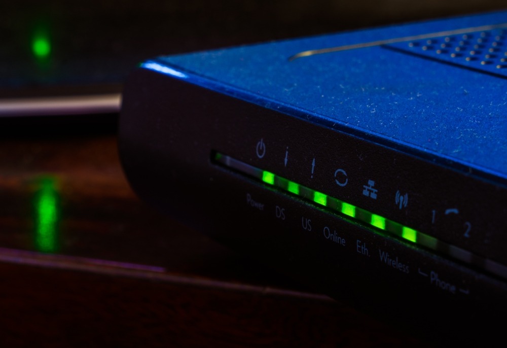 Giải mã tín hiệu đèn đang chớp nháy liên tục trên router Wi-Fi - Ảnh 1.