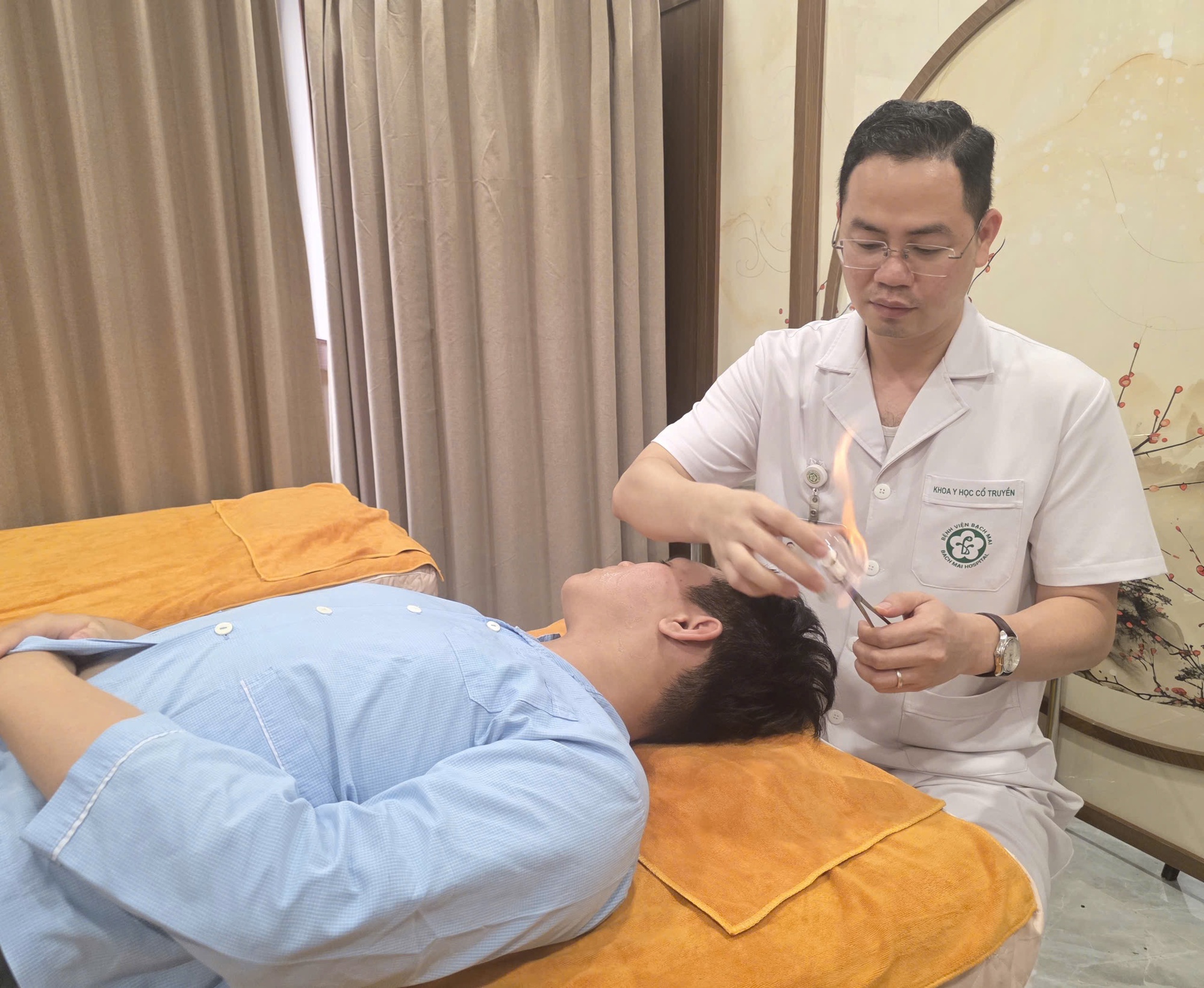 Nguy cơ liệt mặt khi thời tiết oi n&oacute;ng  - Ảnh 1.
