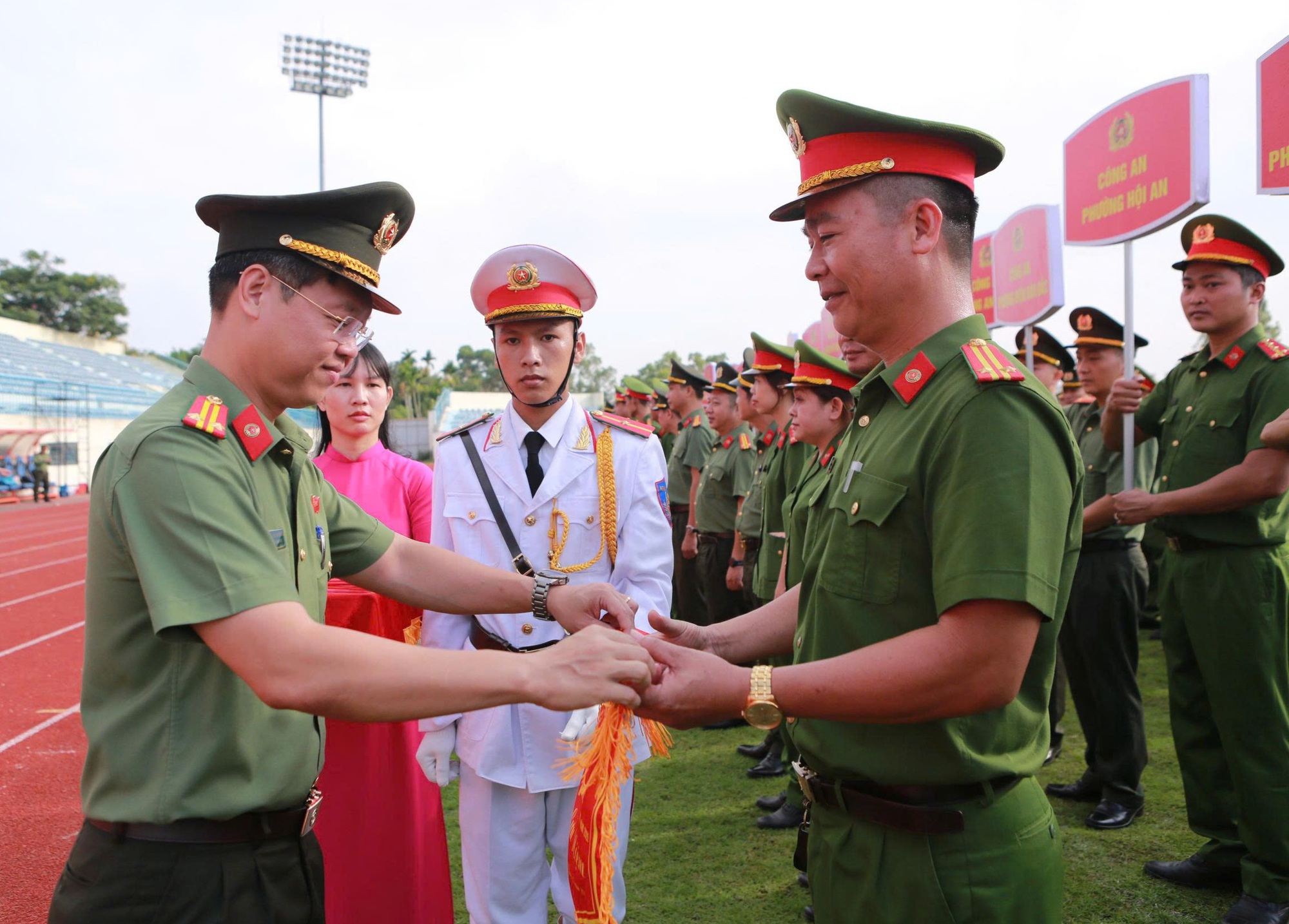 Gần 1.600 chiến sĩ C&ocirc;ng an th&agrave;nh phố Đ&agrave; Nẵng tranh t&agrave;i tại hội thao Khỏe v&igrave; an ninh Tổ quốc - Ảnh 4.