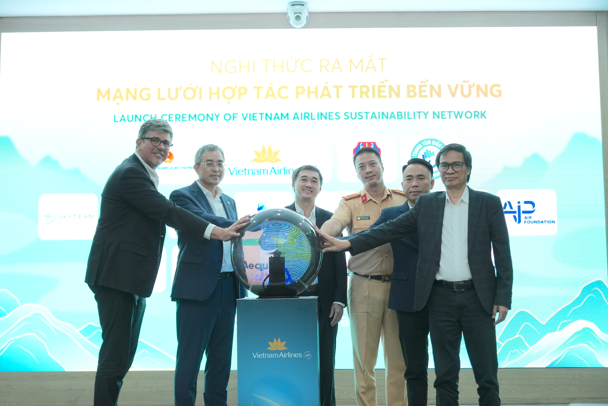 Vietnam Airlines thành lập ‘Liên minh Xanh’, mở rộng mô hình ESG - Ảnh 1.
