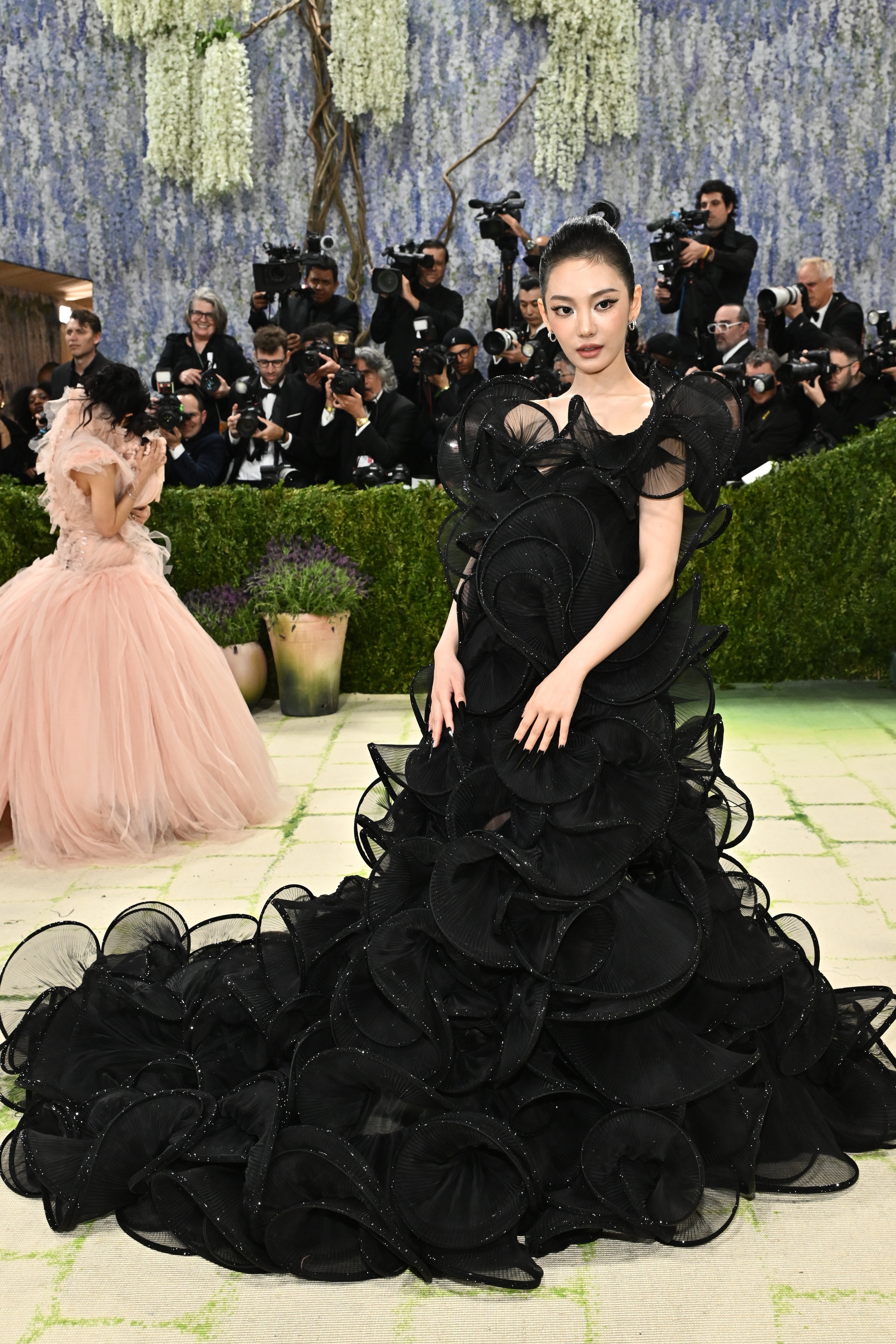 Blackpink g&acirc;y sốt khi hội ngộ tại Met Gala - Ảnh 10.