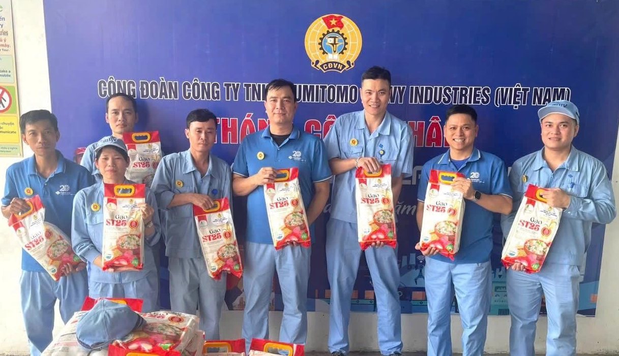 Quà nhỏ, ý nghĩa lớn trong Tháng Công nhân - Ảnh 1.
