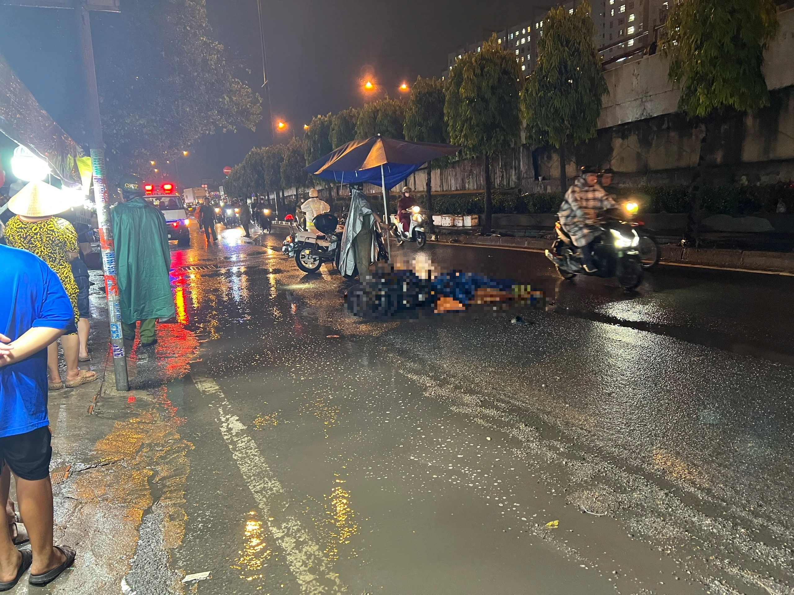 TP.HCM: Né xe chạy ngược chiều, người đàn ông gặp tai nạn tử vong - Ảnh 1.
