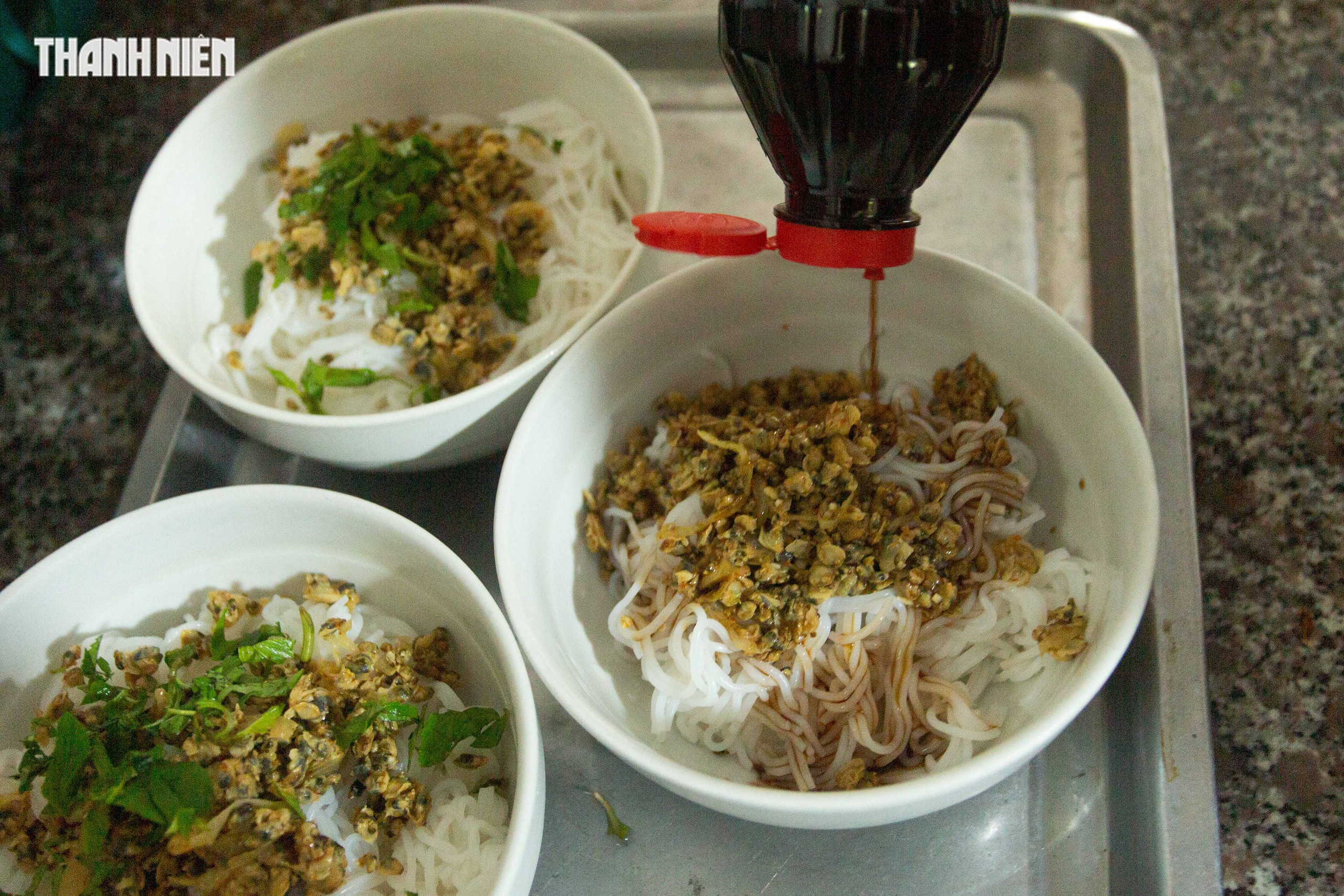 Bún hến Mai Xá: Món ngon Quảng Trị nổi tiếng vì cách trộn khác lạ- Ảnh 4.