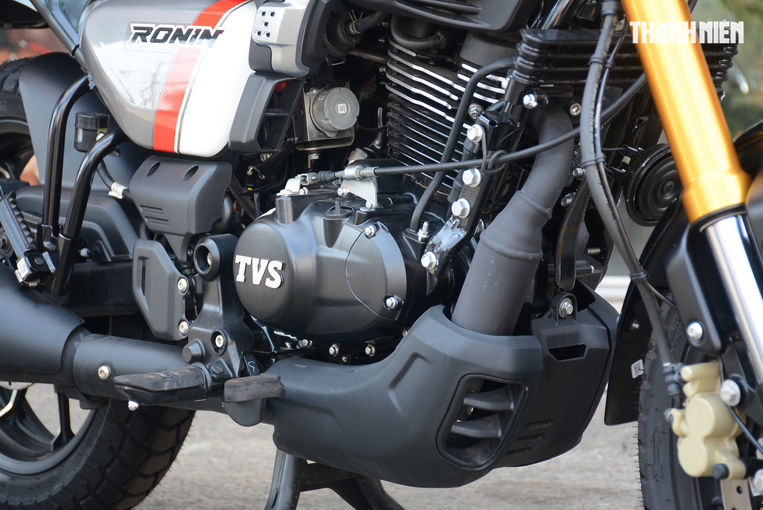 M&ocirc; t&ocirc; cổ điển 225 ph&acirc;n khối TVS Ronin về Việt Nam, gi&aacute; thấp hơn Yamaha XS155R- Ảnh 8.