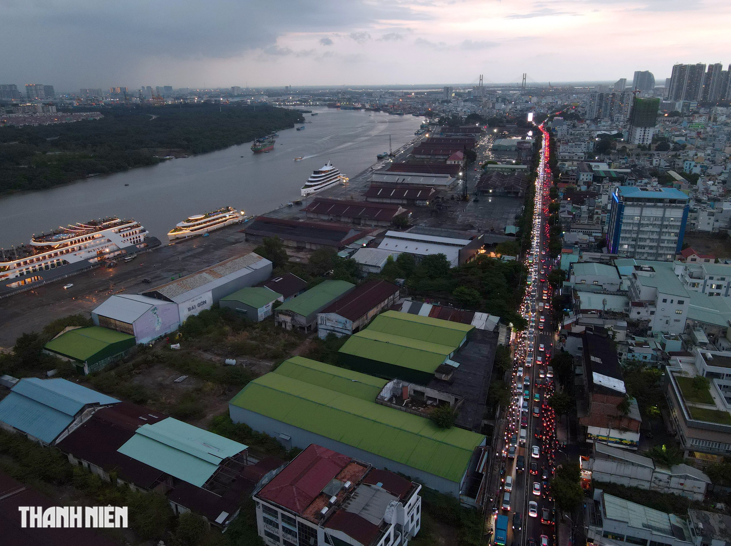 TP.HCM sớm mở rộng đường Nguyễn Tất Th&agrave;nh ở quận 4 cũ l&ecirc;n 8 l&agrave;n xe?- Ảnh 10.