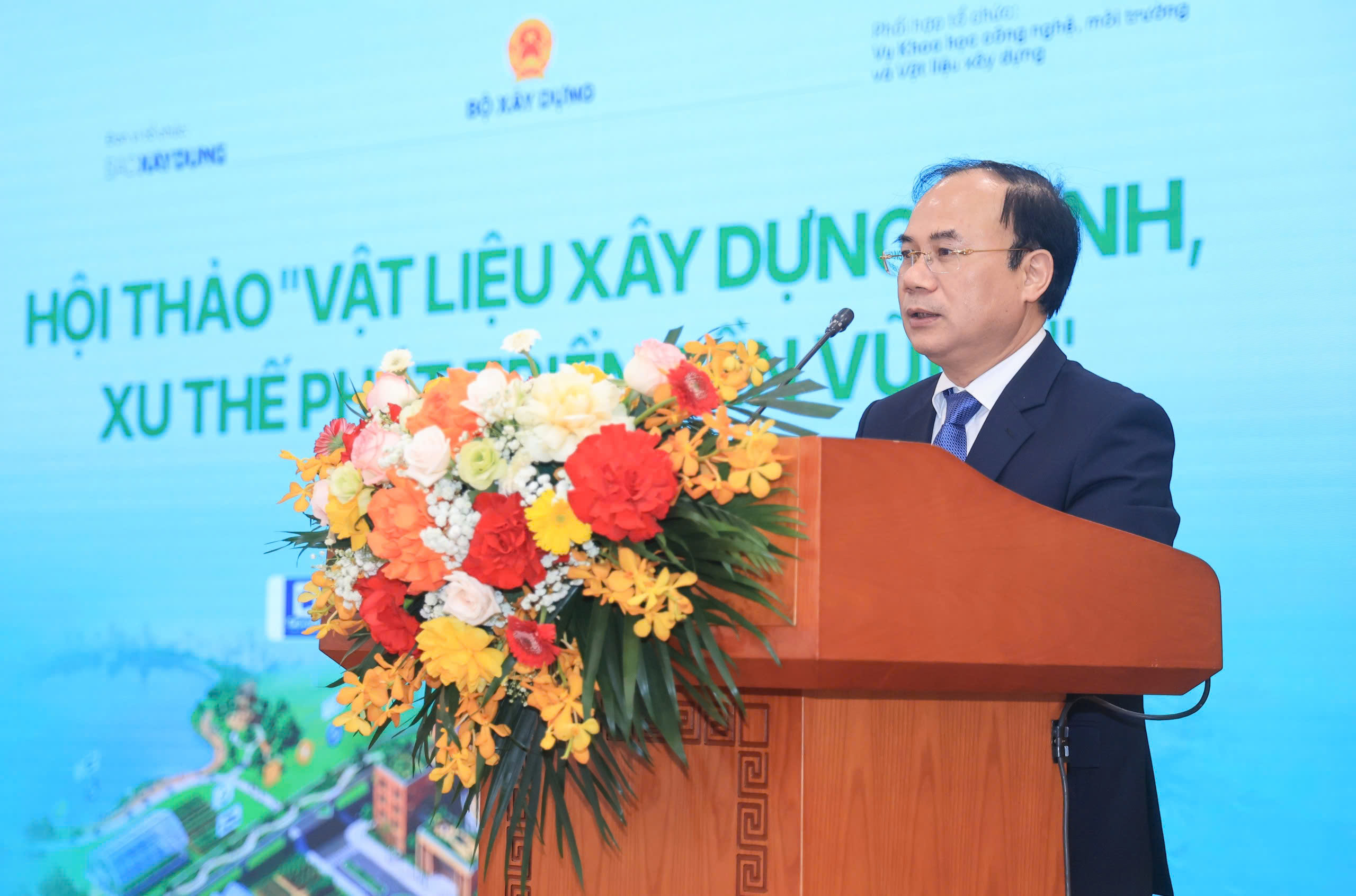 Thứ trưởng Bộ Xây dựng: Thách thức 'xanh hóa' vật liệu - Ảnh 2.