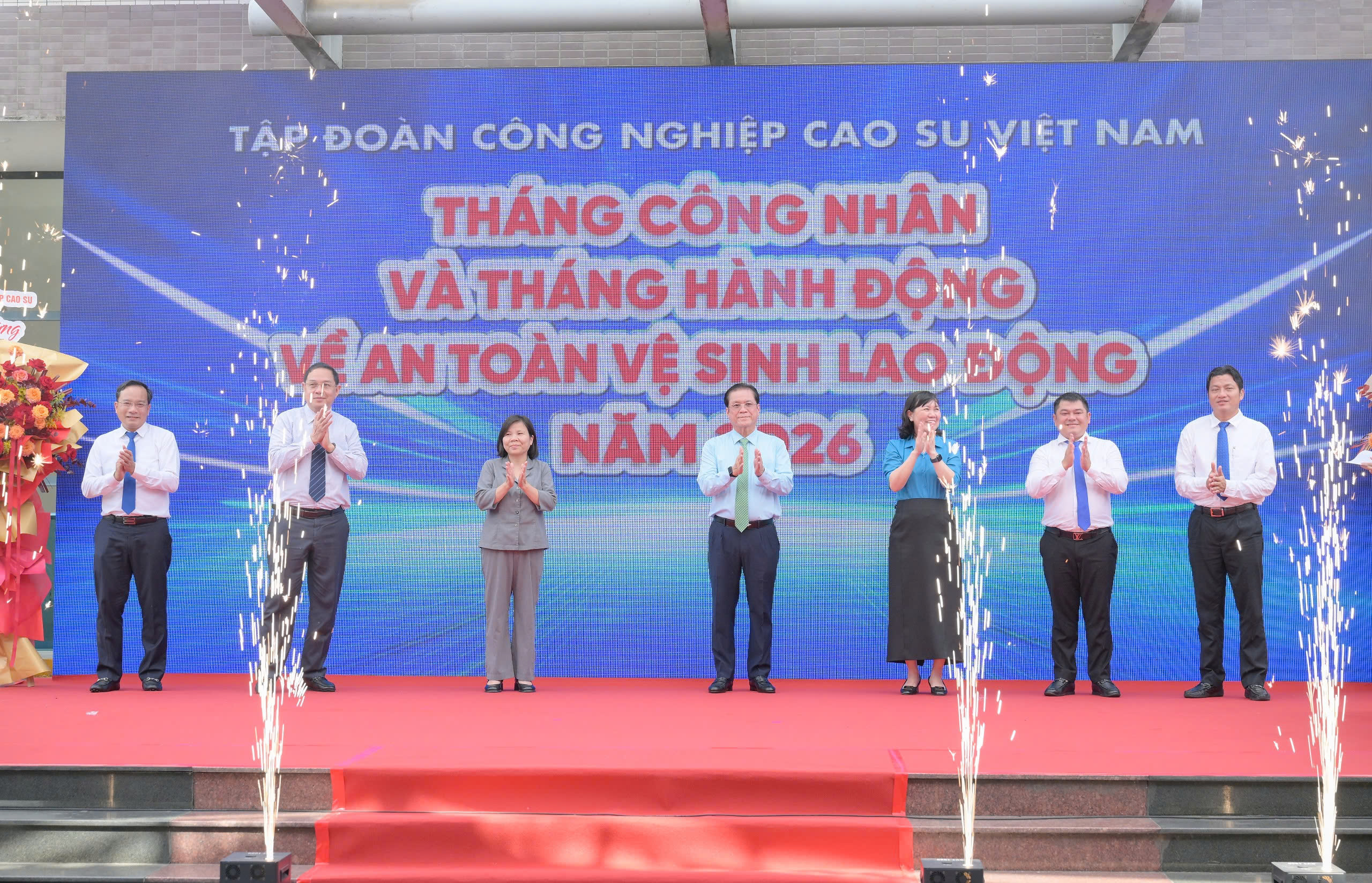Ngành cao su Việt Nam chăm lo thiết thực cho hơn 80.000 lao động - Ảnh 4.