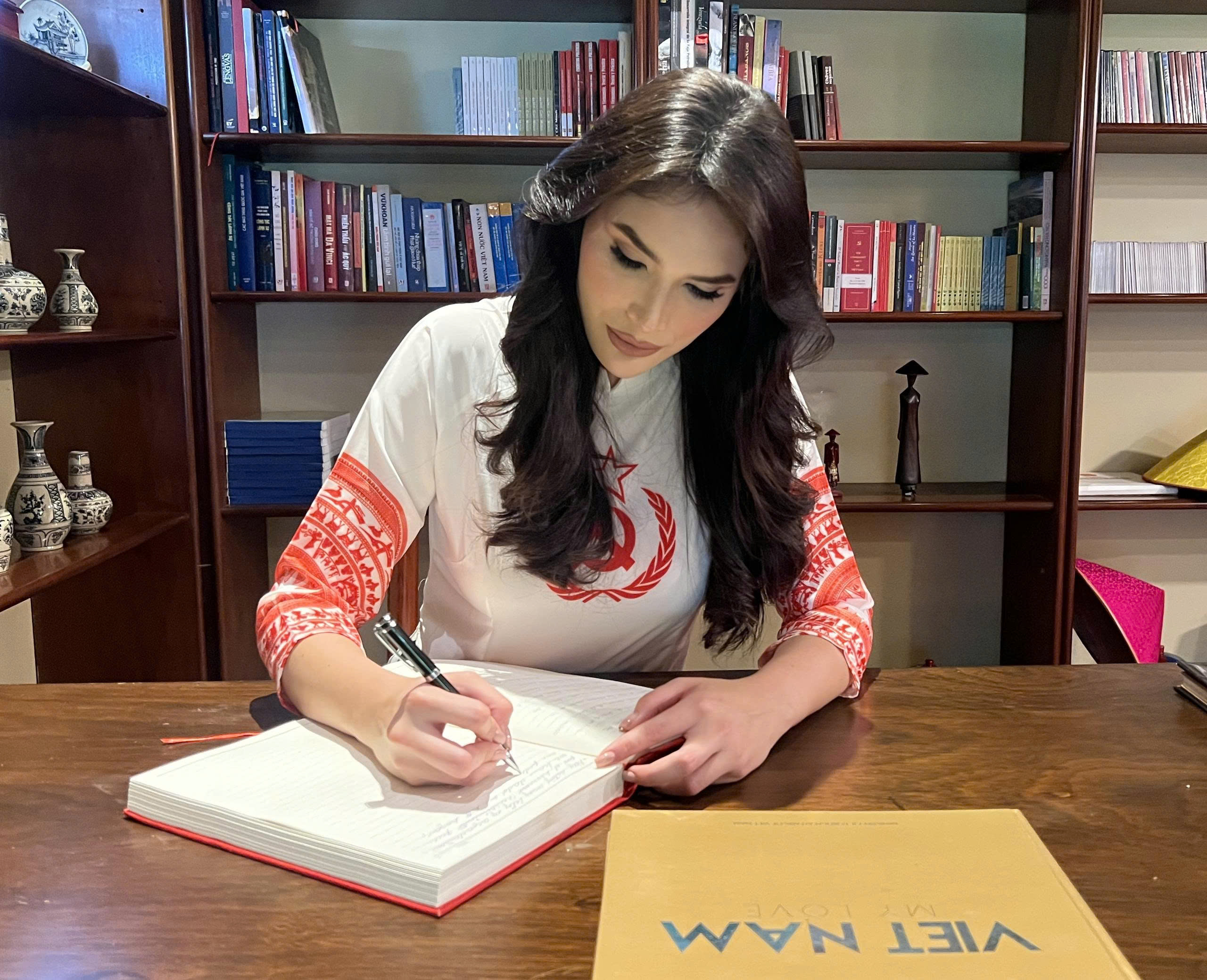 Đại sứ Vũ Trung Mỹ tiếp Hoa hậu Venezuela dự Miss World 2026 tại Việt Nam- Ảnh 2.