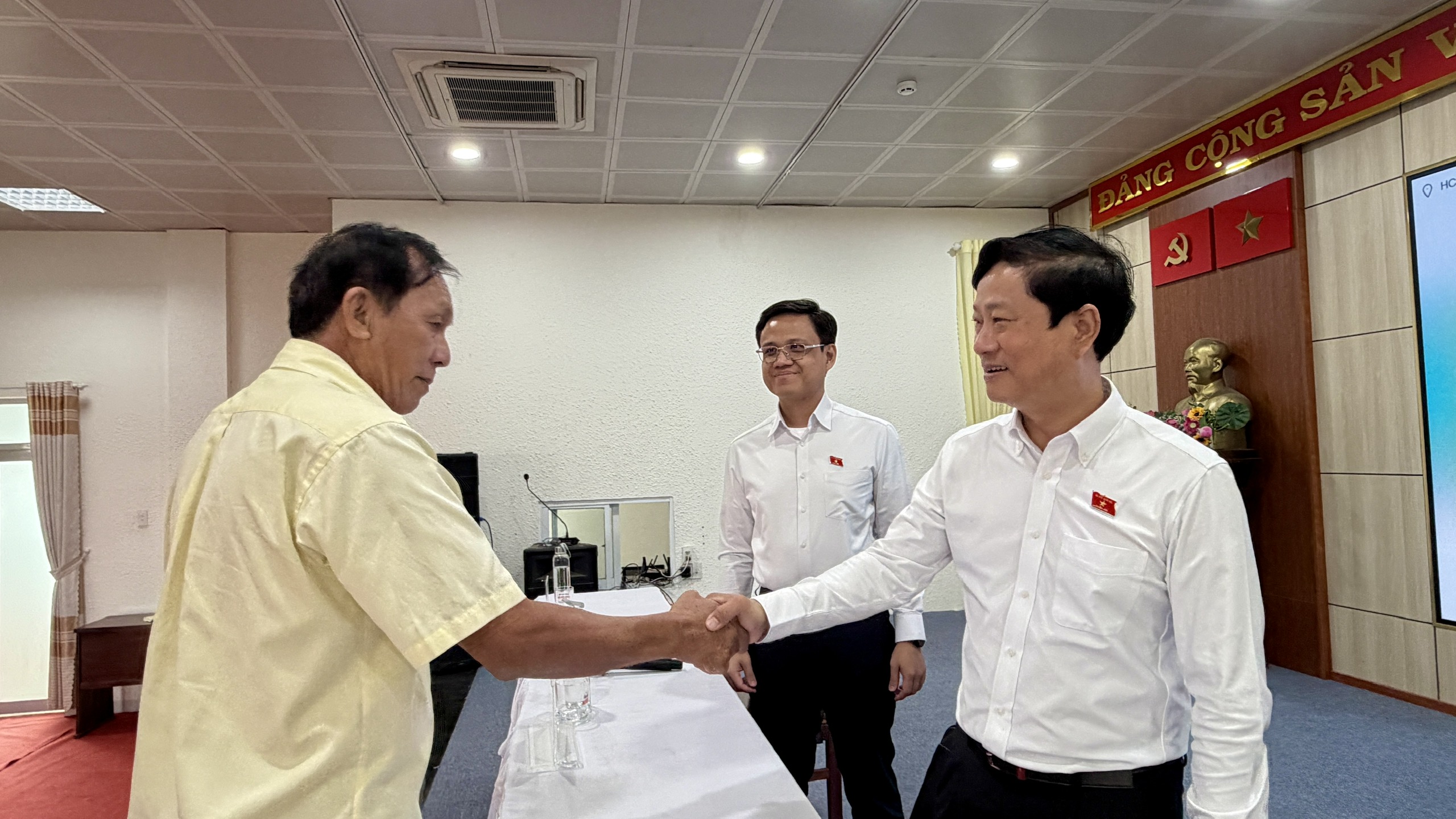 Cử tri TP.HCM đề nghị kiểm so&aacute;t chặt chẽ r&aacute;c thải từ pin xe điện- Ảnh 3.