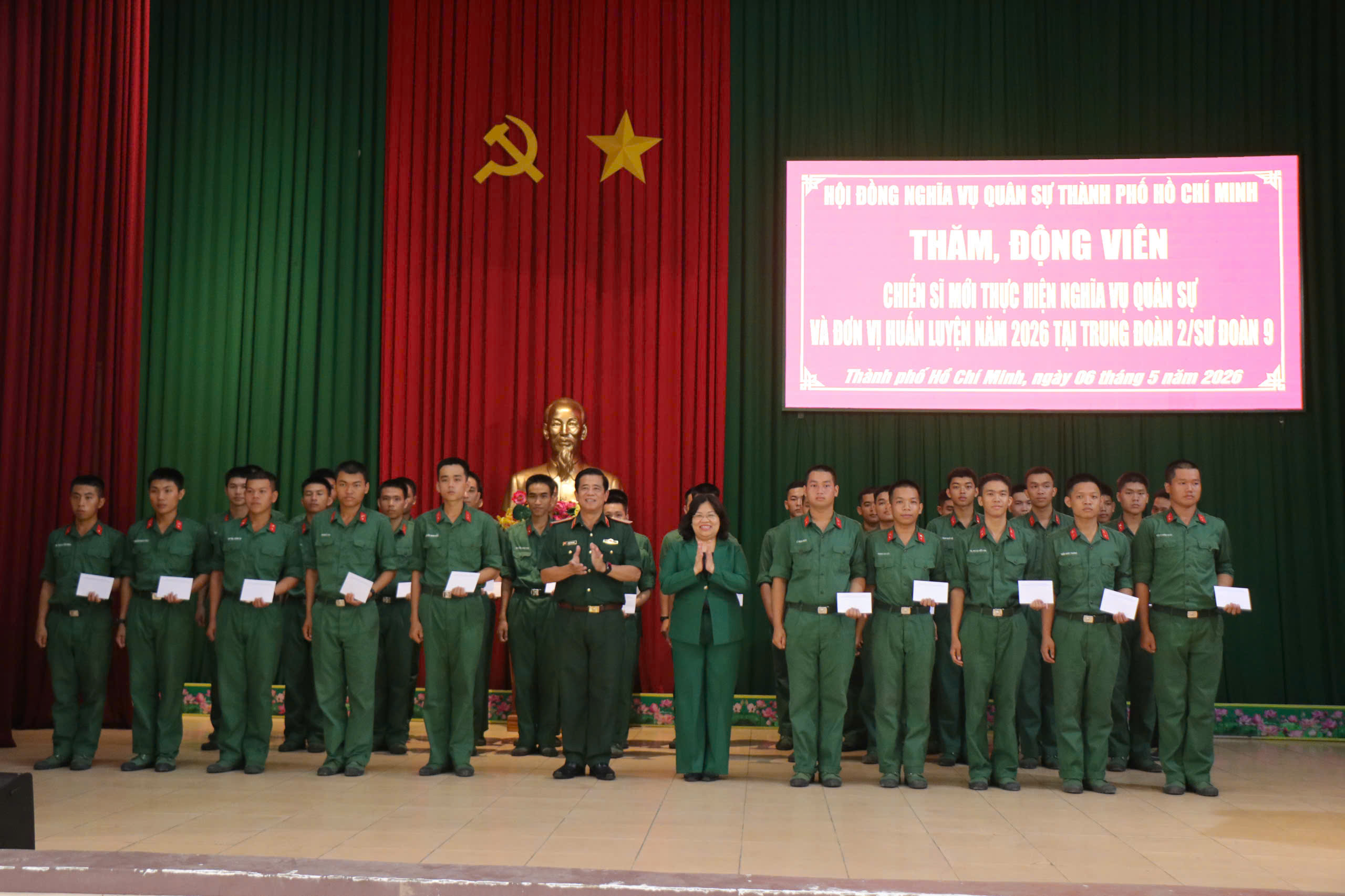 Nghĩa vụ quân sự 2026: TP.HCM thăm chiến sĩ mới sau 2 tháng huấn luyện - Ảnh 3.