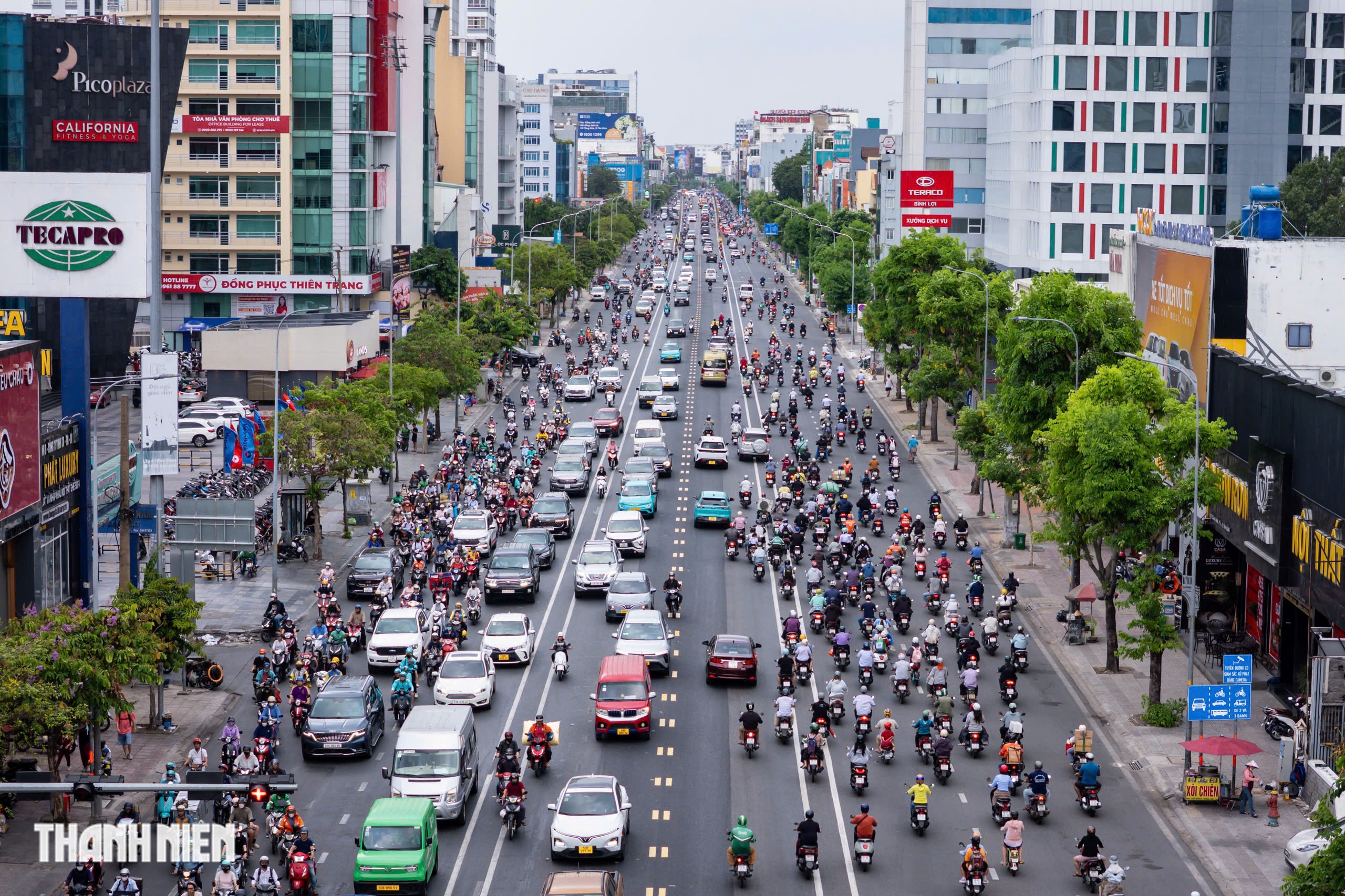 Đường 3 chiều đầu ti&ecirc;n ở Việt Nam tr&ecirc;n đường Cộng H&ograve;a: Đi sao cho đ&uacute;ng? - Ảnh 1.