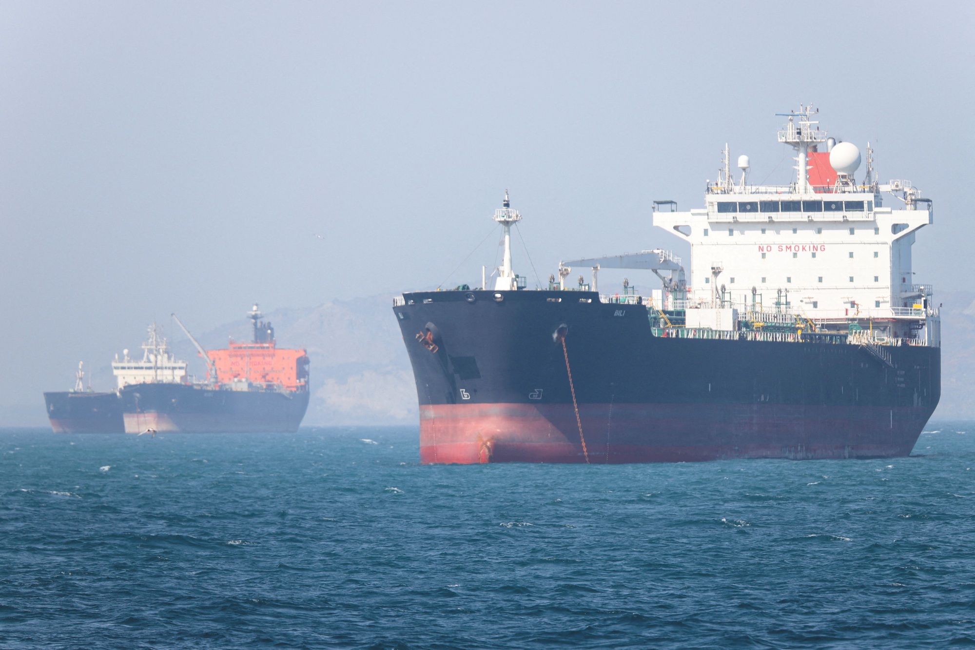 V&igrave; sao Mỹ dừng hộ tống t&agrave;u qua eo biển Hormuz ? - Ảnh 1.