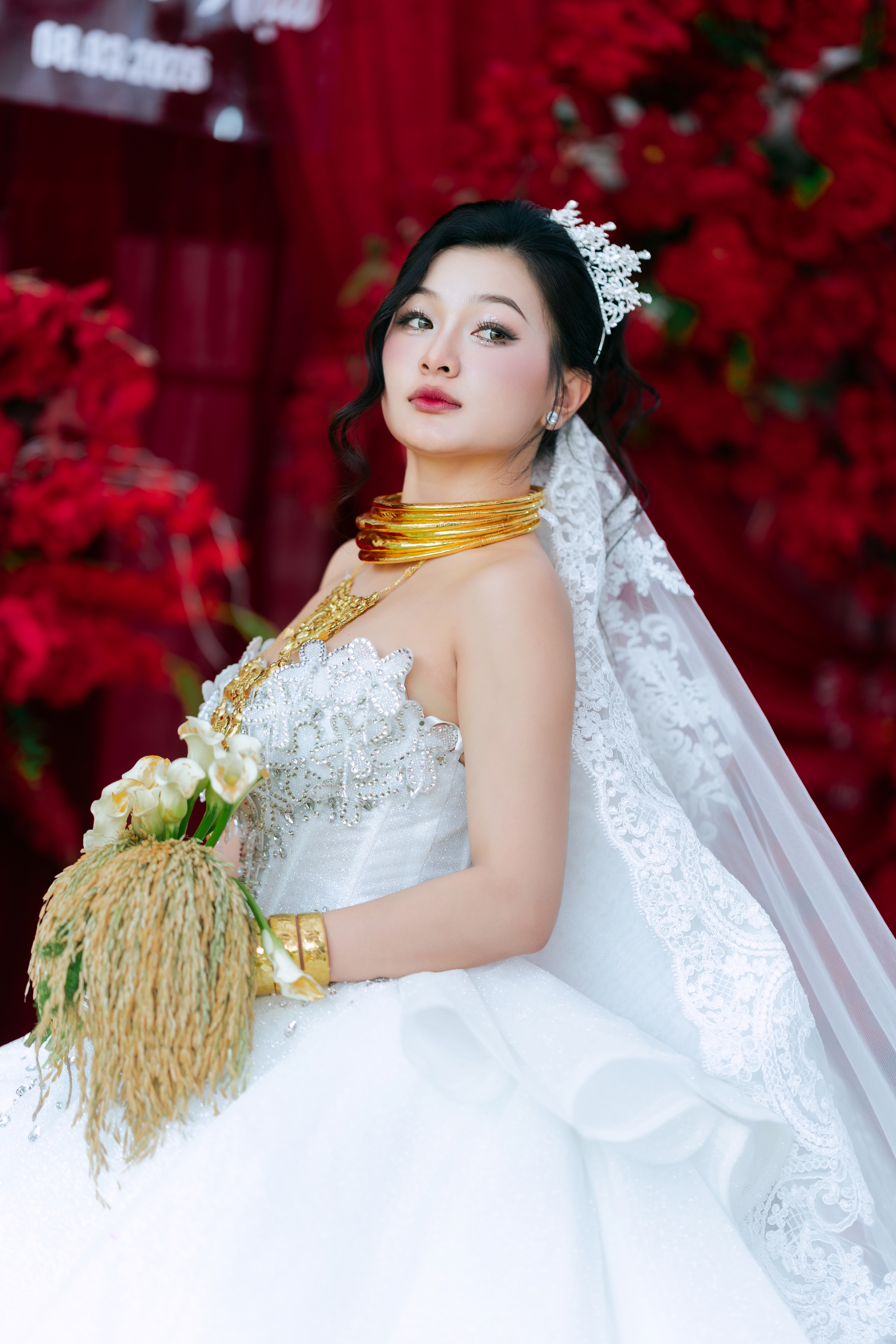 Cô dâu chọn bó lúa làm hoa cưới, ý nghĩa đằng sau gây chú ý - Ảnh 1.