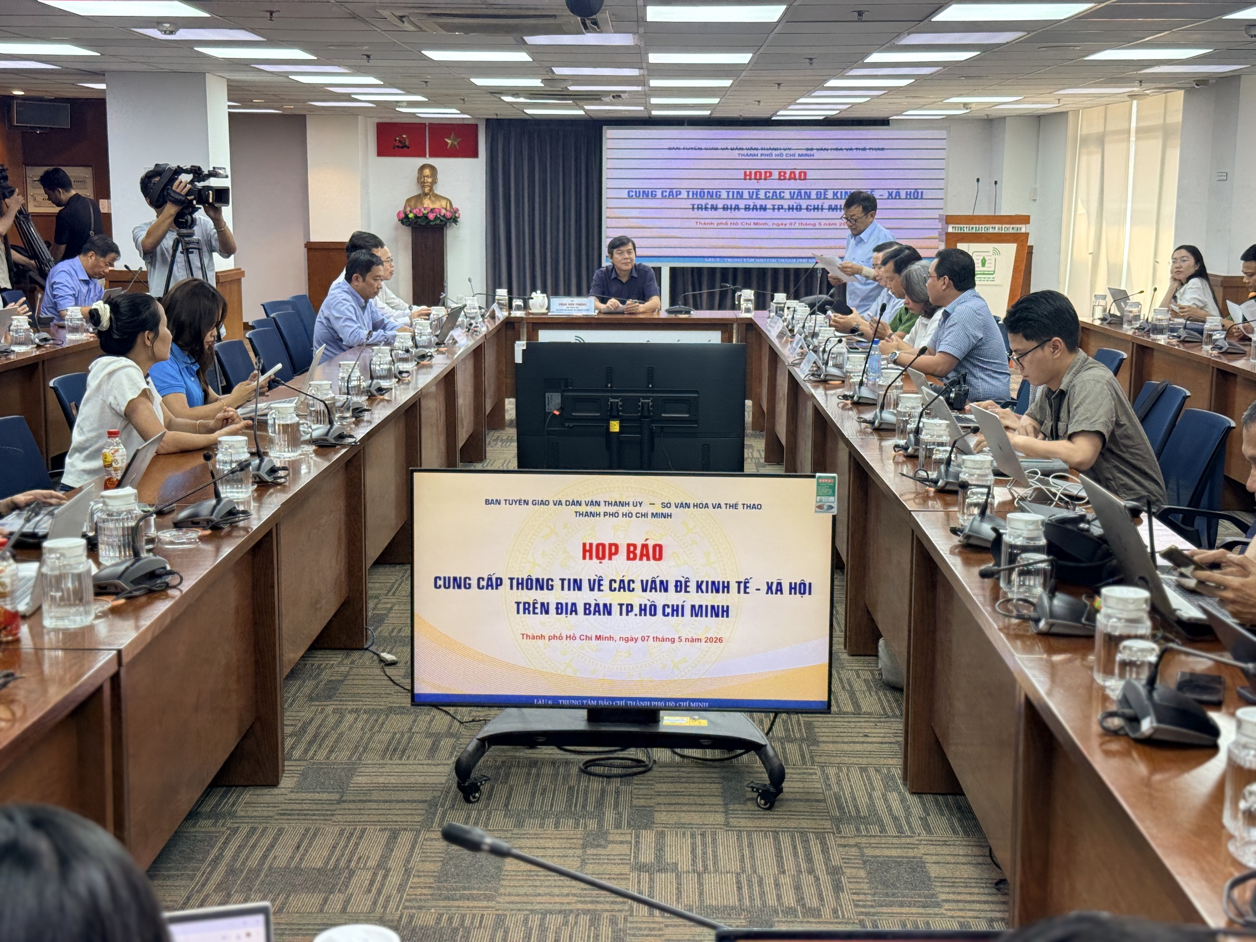 TP.HCM: 1.306 người nghi ngộ độc sau bữa ăn tại Trường Tiểu học Đặng Thùy Trâm — image 5