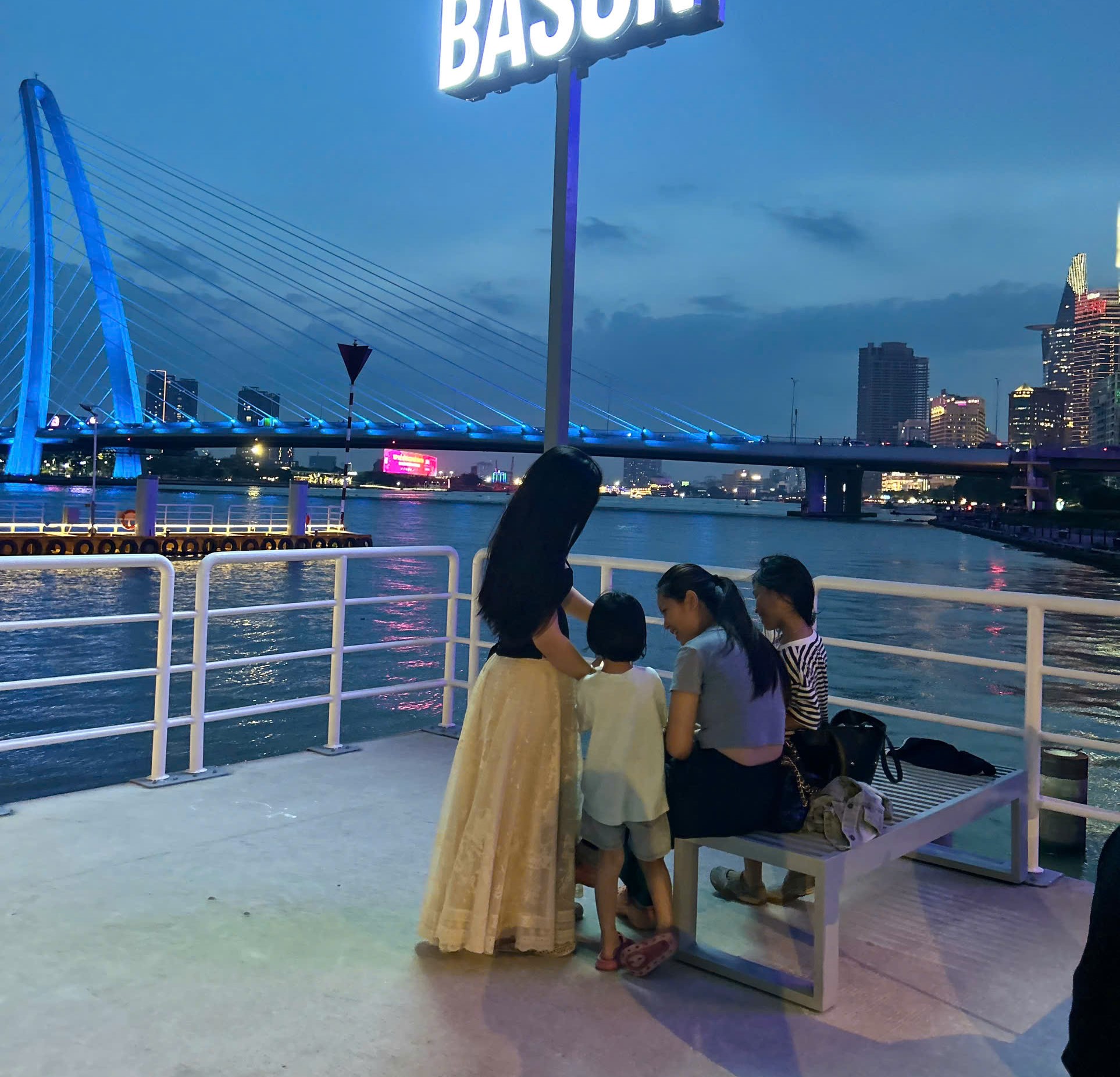 Bến t&agrave;u Ba Son c&oacute; g&igrave; m&agrave; giới trẻ TP.HCM rủ nhau check-in view 'triệu đ&ocirc;'? - Ảnh 7.