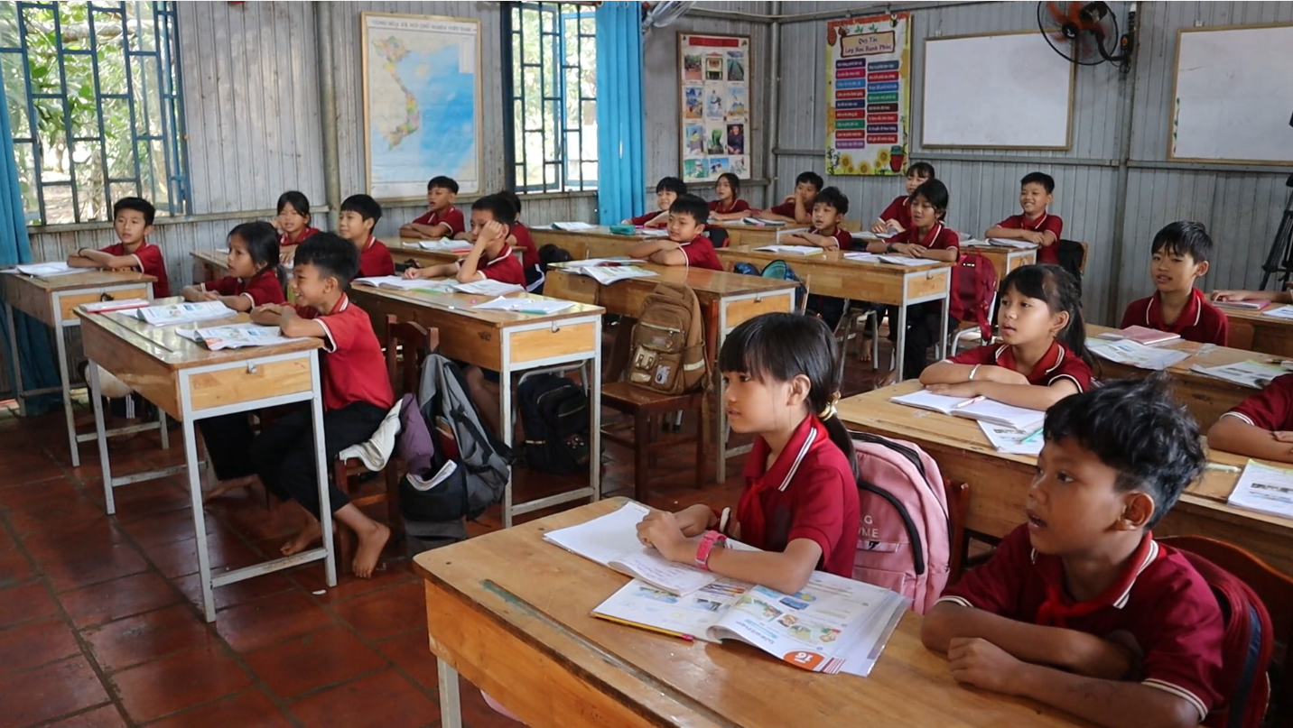 Vướng quy hoạch b&ocirc; x&iacute;t: Trường học chực chờ sập, học sinh phải &ldquo;học nhờ, học đậu&rdquo; - Ảnh 3.
